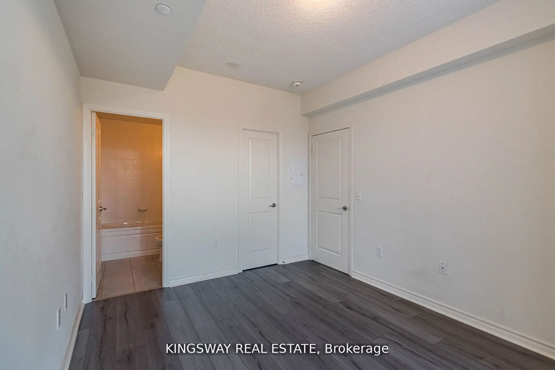 349 RATHBURN Road W, #217