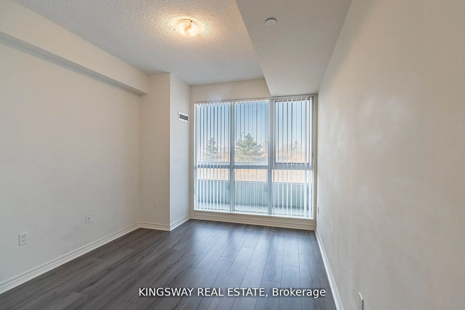 349 RATHBURN Road W, #217
