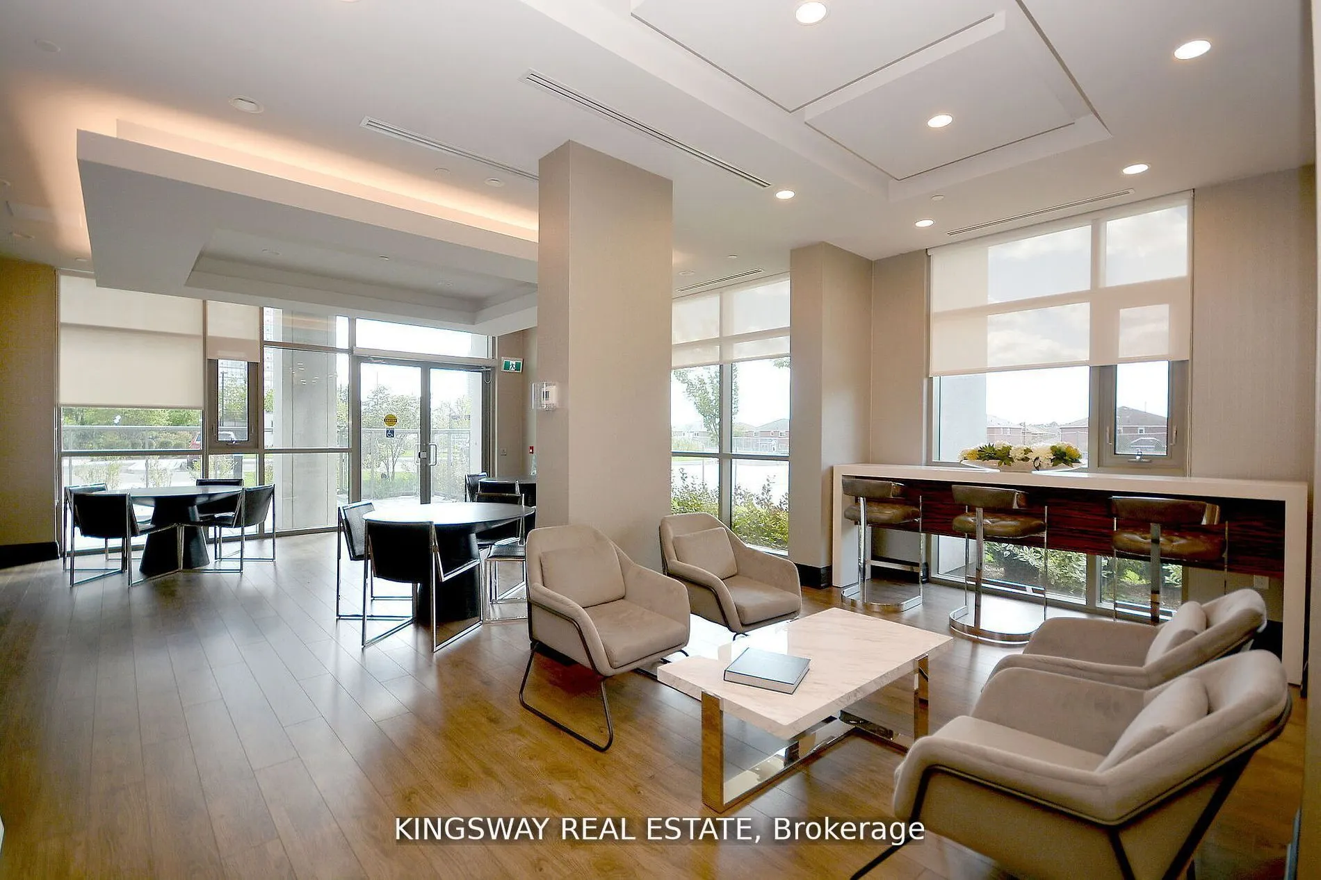 349 RATHBURN Road W, #217