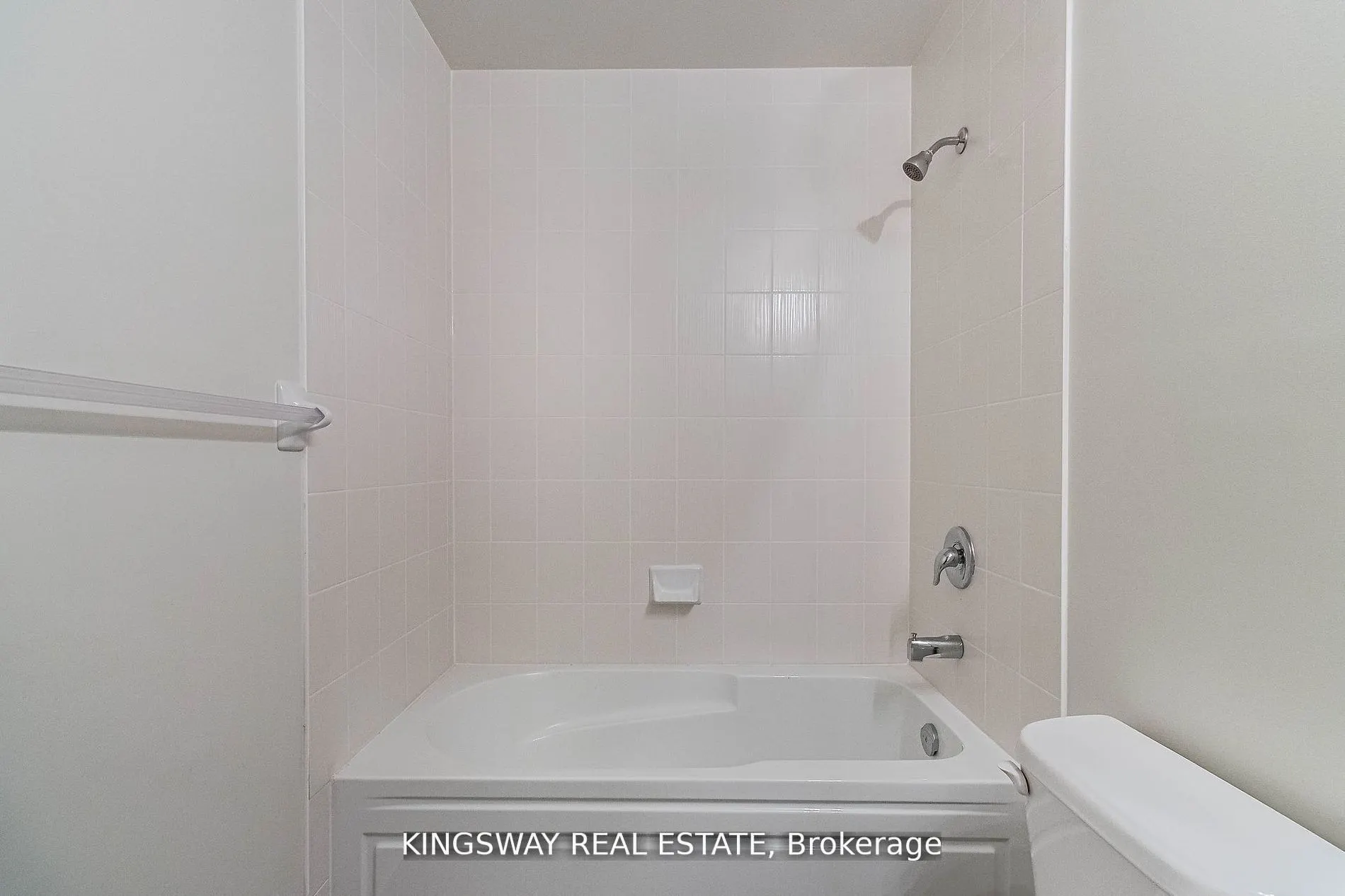 349 RATHBURN Road W, #217