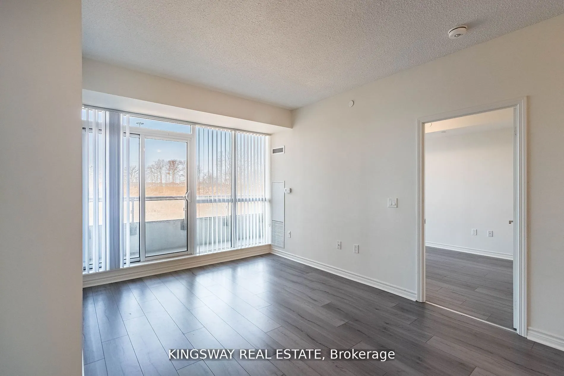 349 RATHBURN Road W, #217