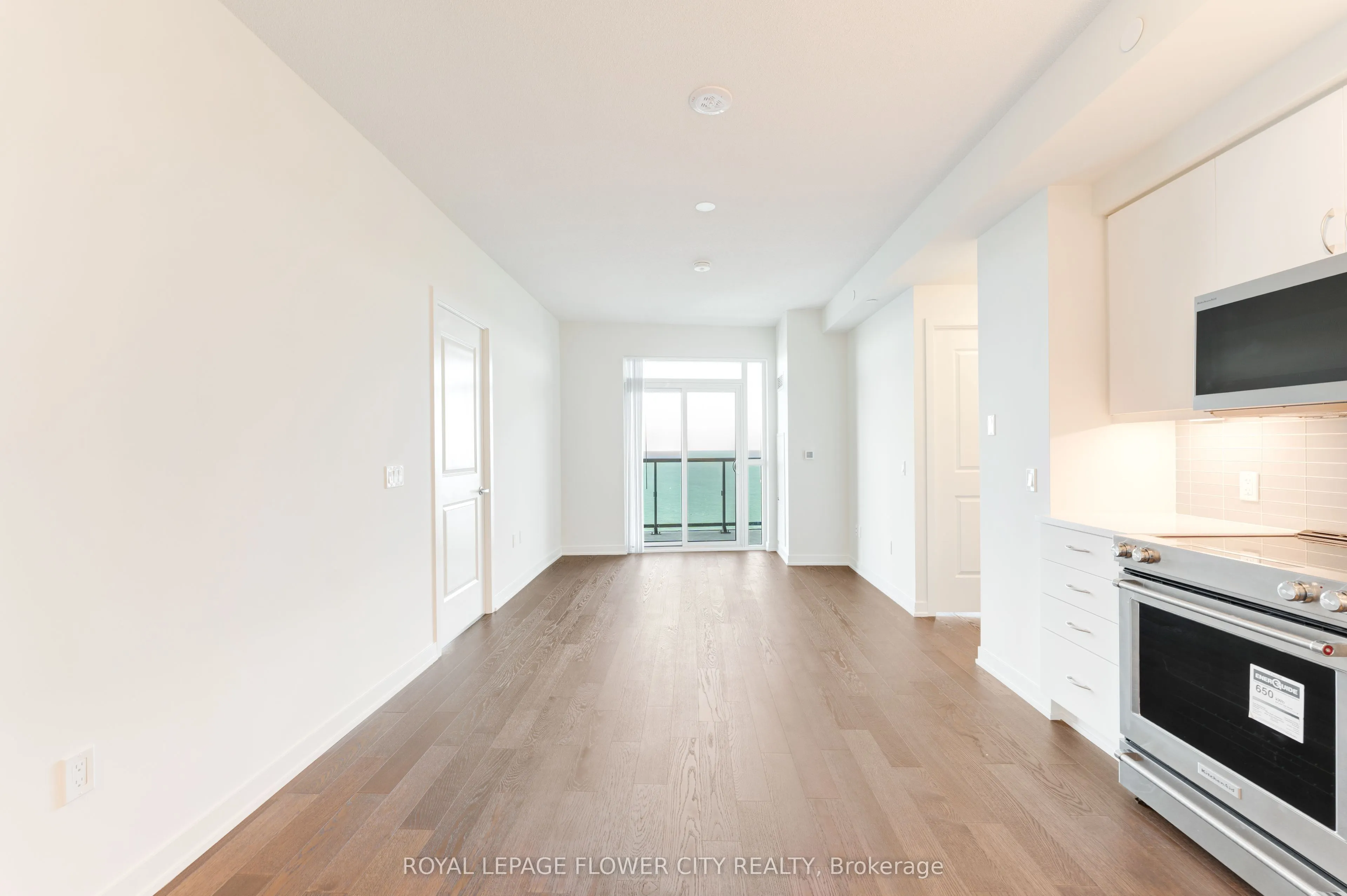 38 Annie Craig Drive, #PH404