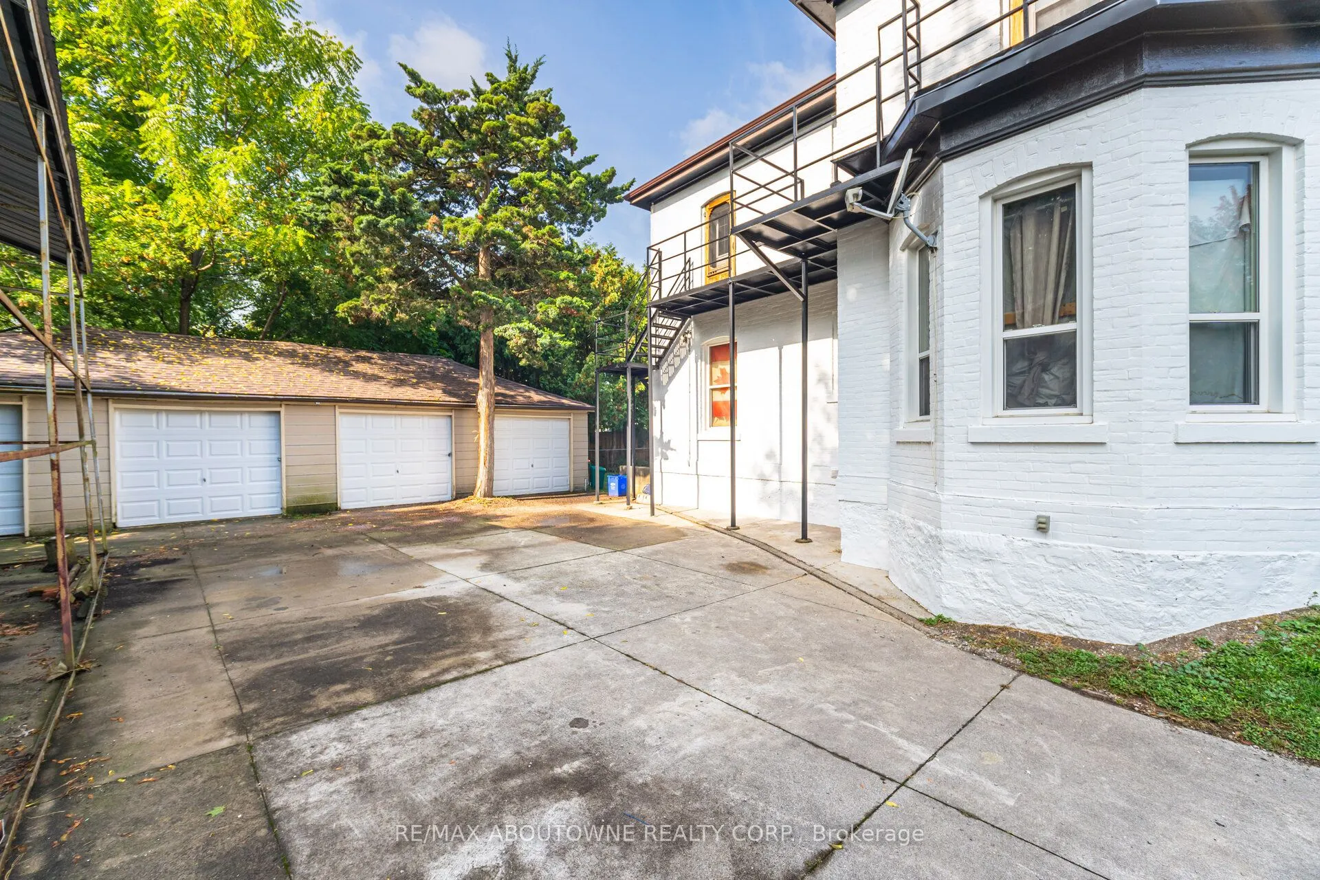 486 Holtby Avenue, #3