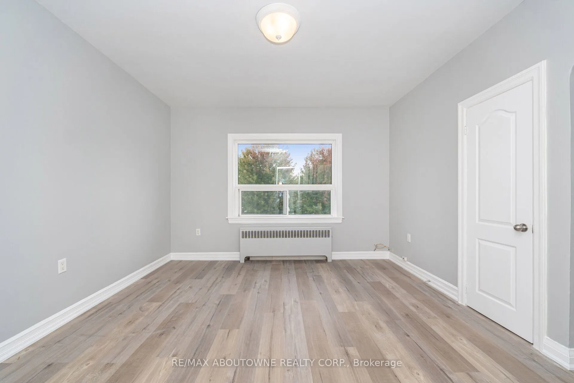 486 Holtby Avenue, #3