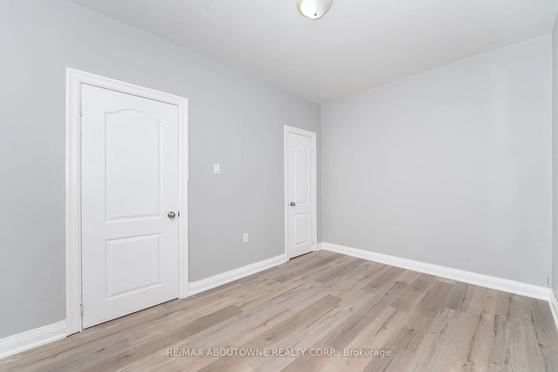 486 Holtby Avenue, #3
