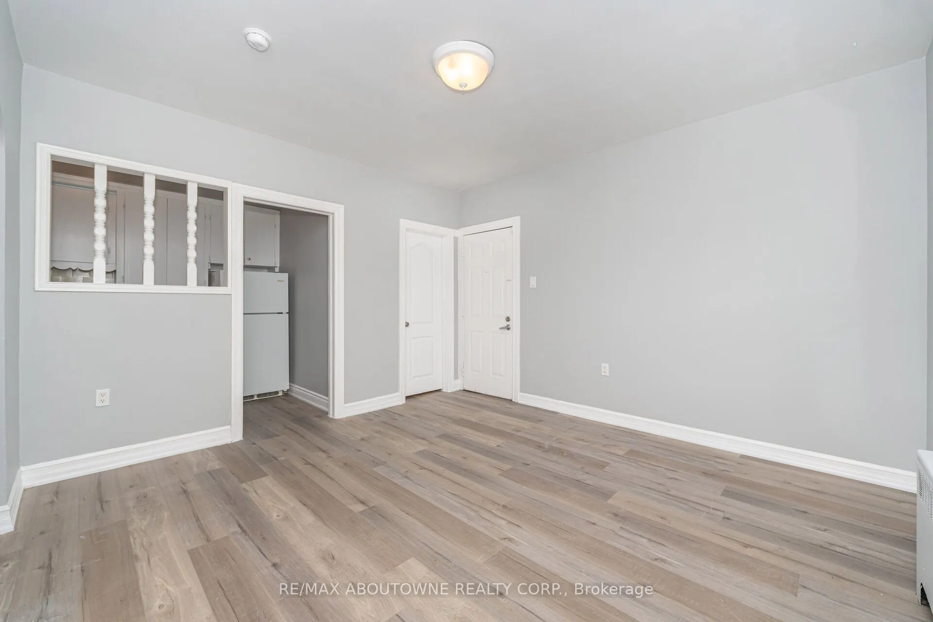 486 Holtby Avenue, #3