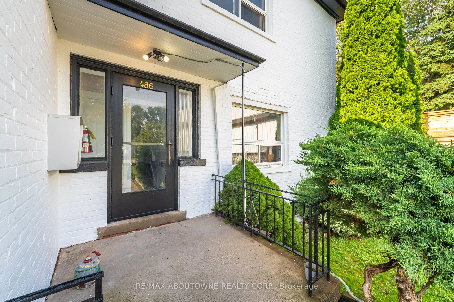 486 Holtby Avenue, #3