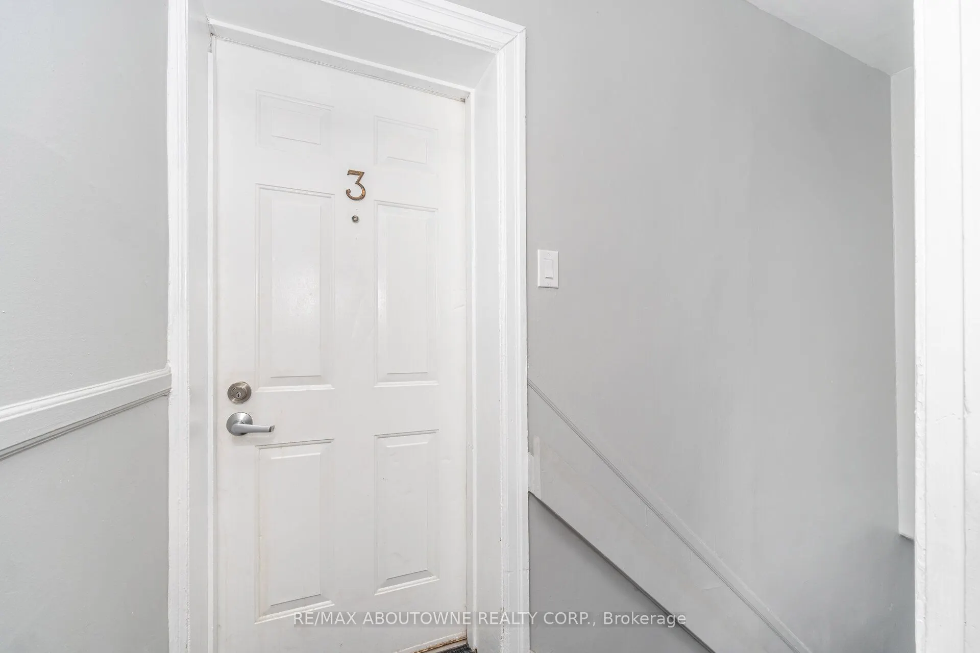 486 Holtby Avenue, #3