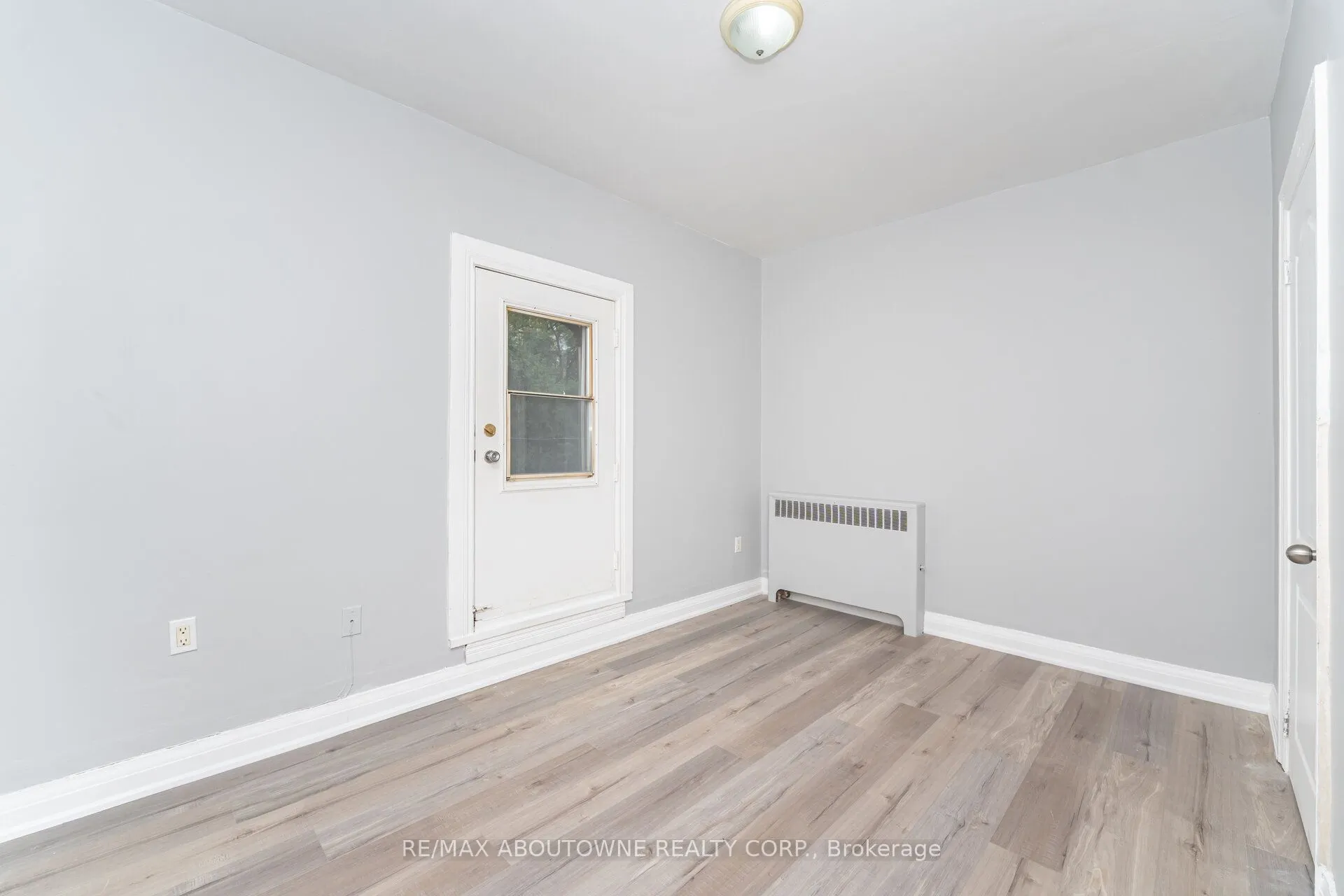 486 Holtby Avenue, #3