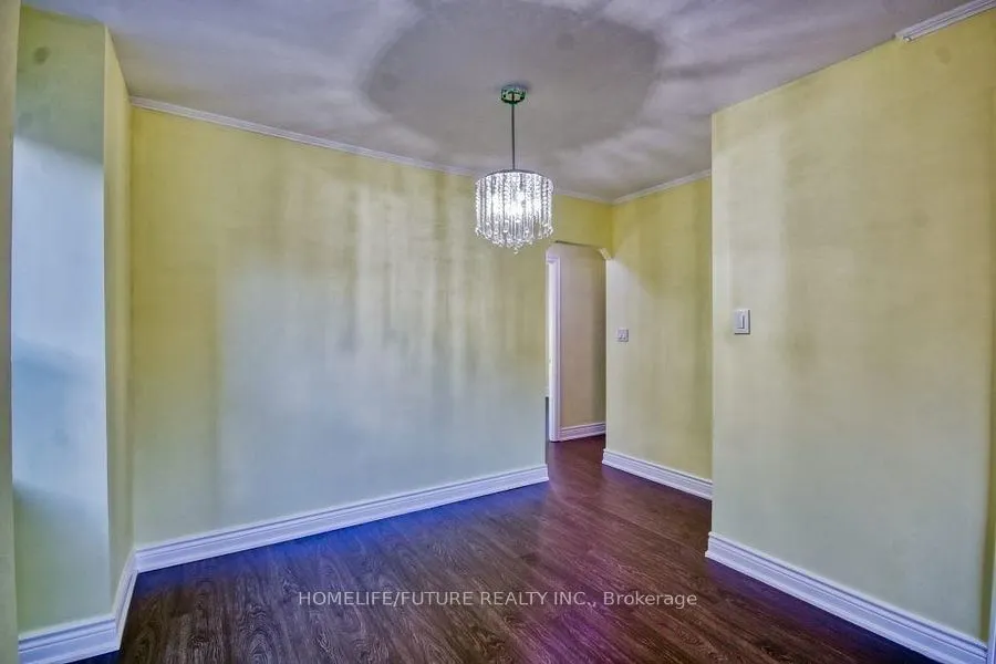 53 Burlingame Road, #Main Fl