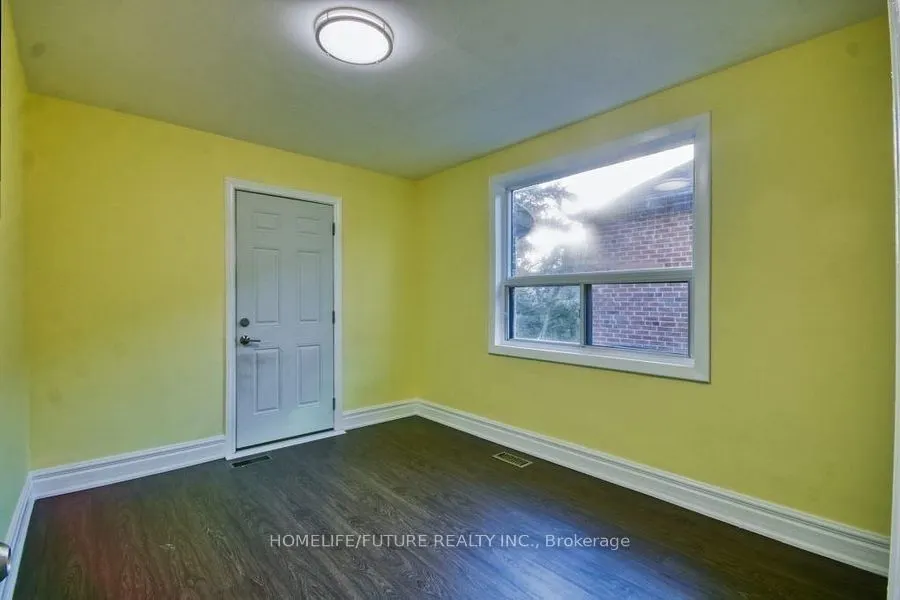53 Burlingame Road, #Main Fl