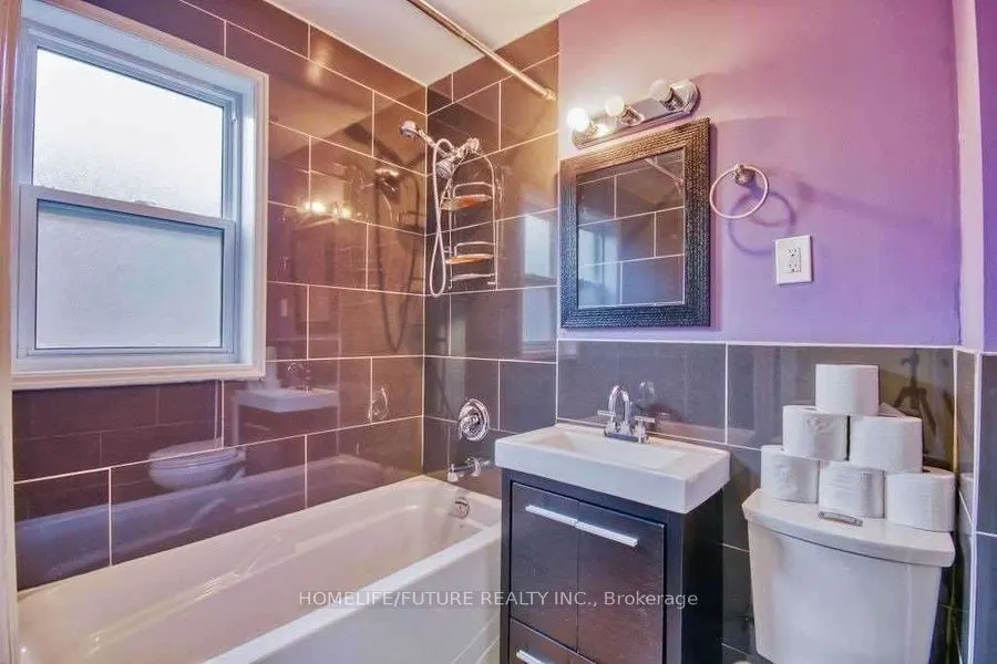 53 Burlingame Road, #Main Fl
