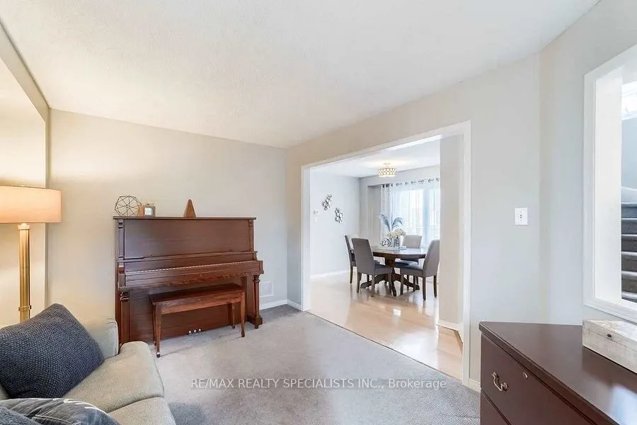 22 Furrows End