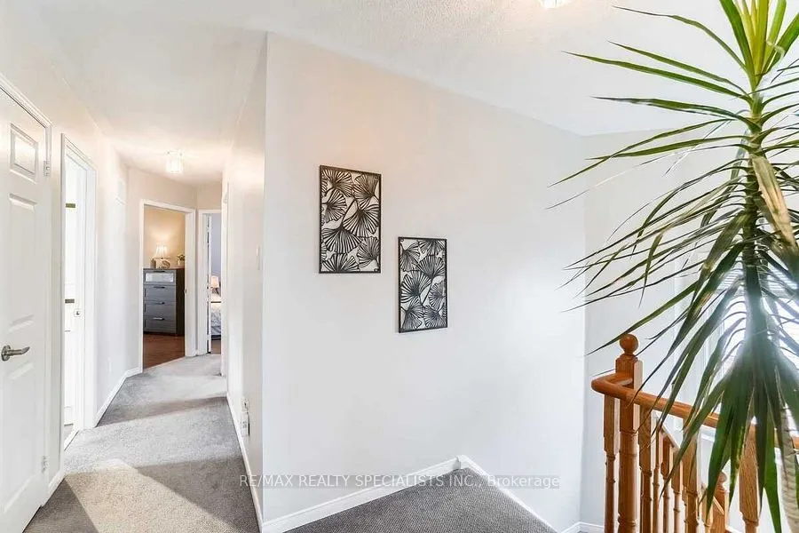 22 Furrows End