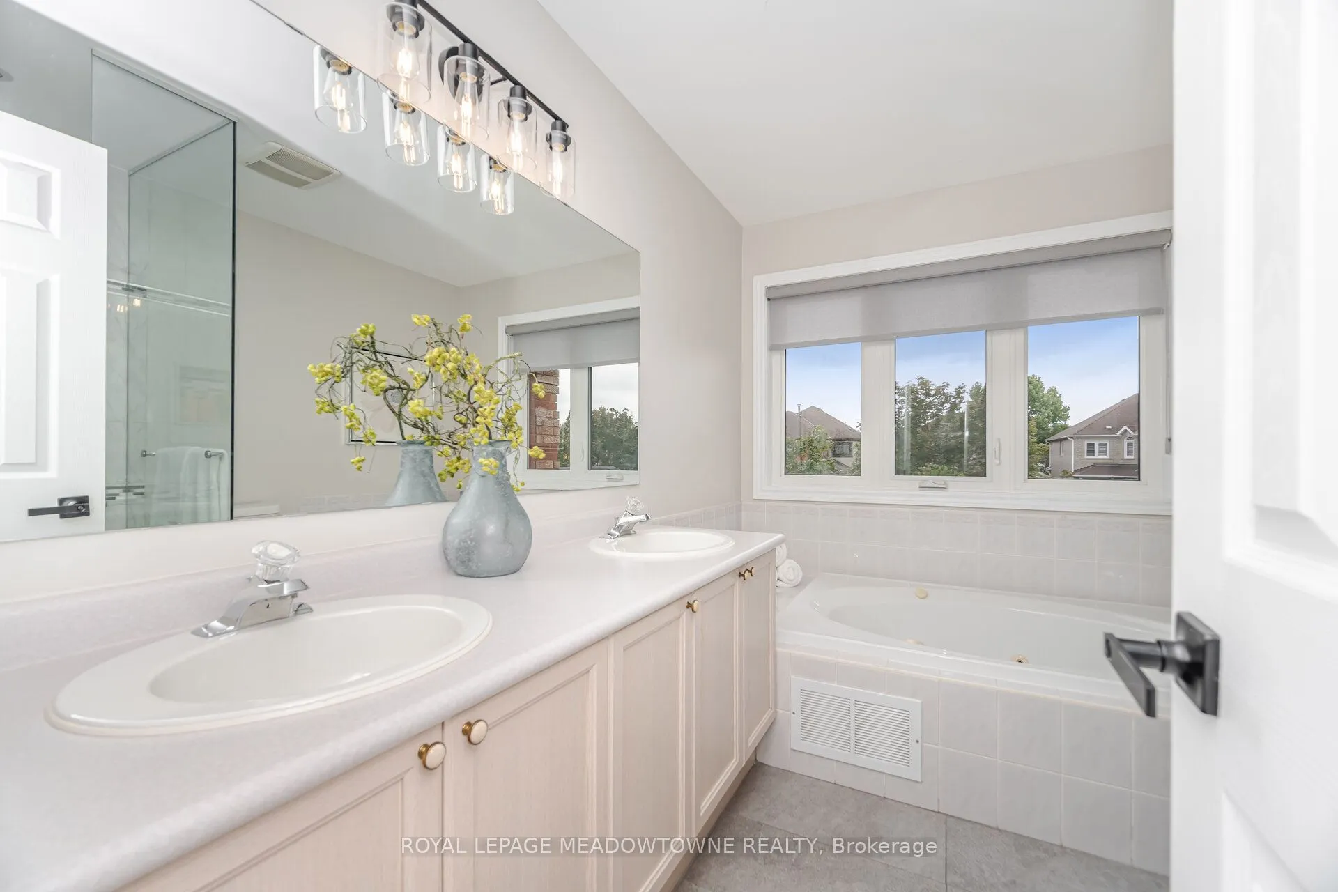 33 Harrop Avenue