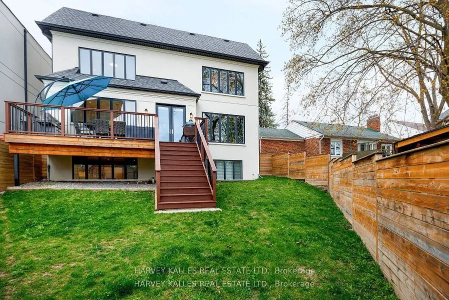 4673 Dundas Street W