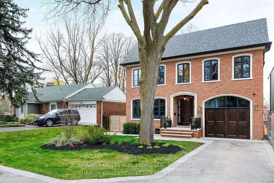 4673 Dundas Street W