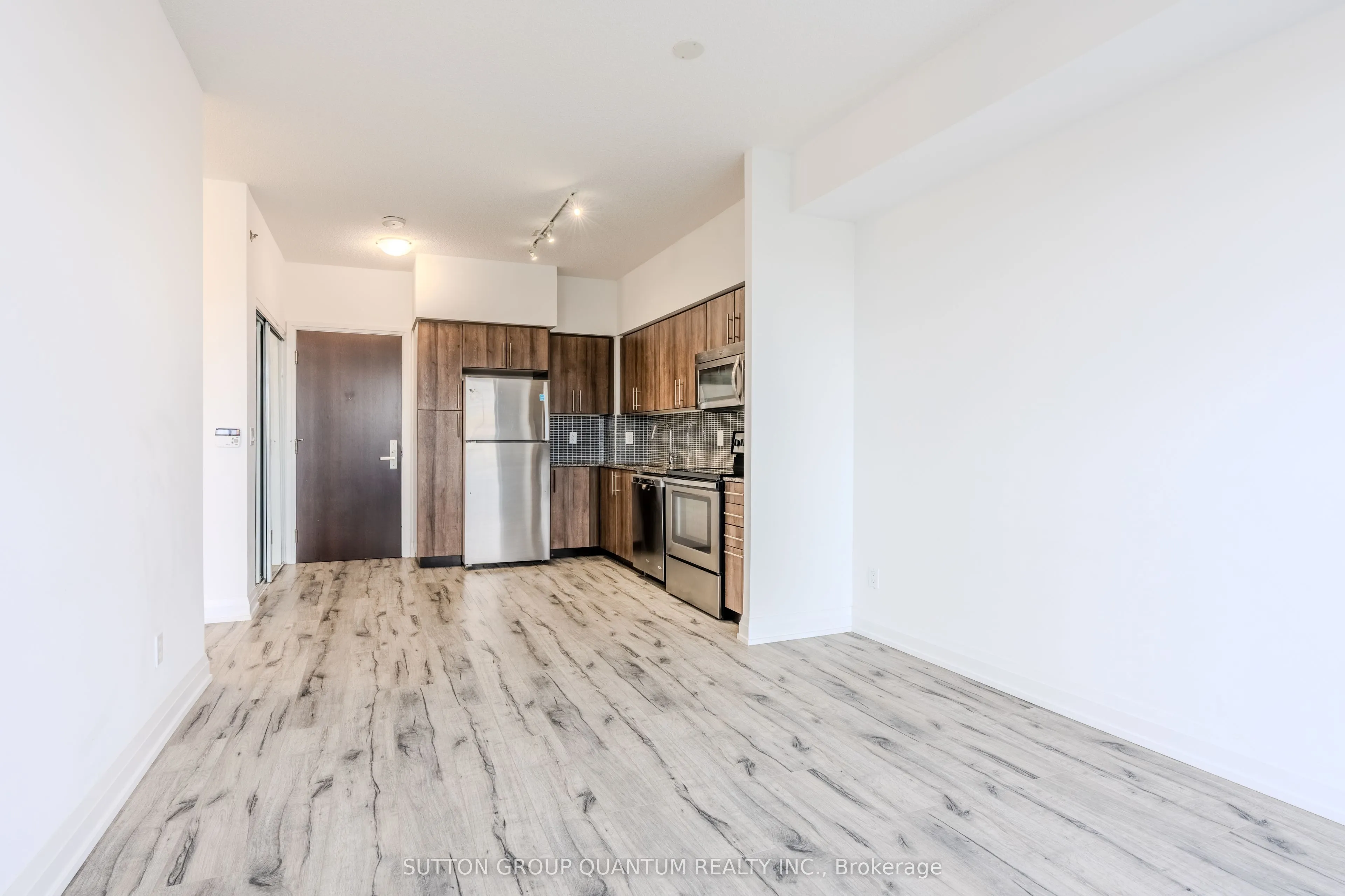 65 Speers Road, #202