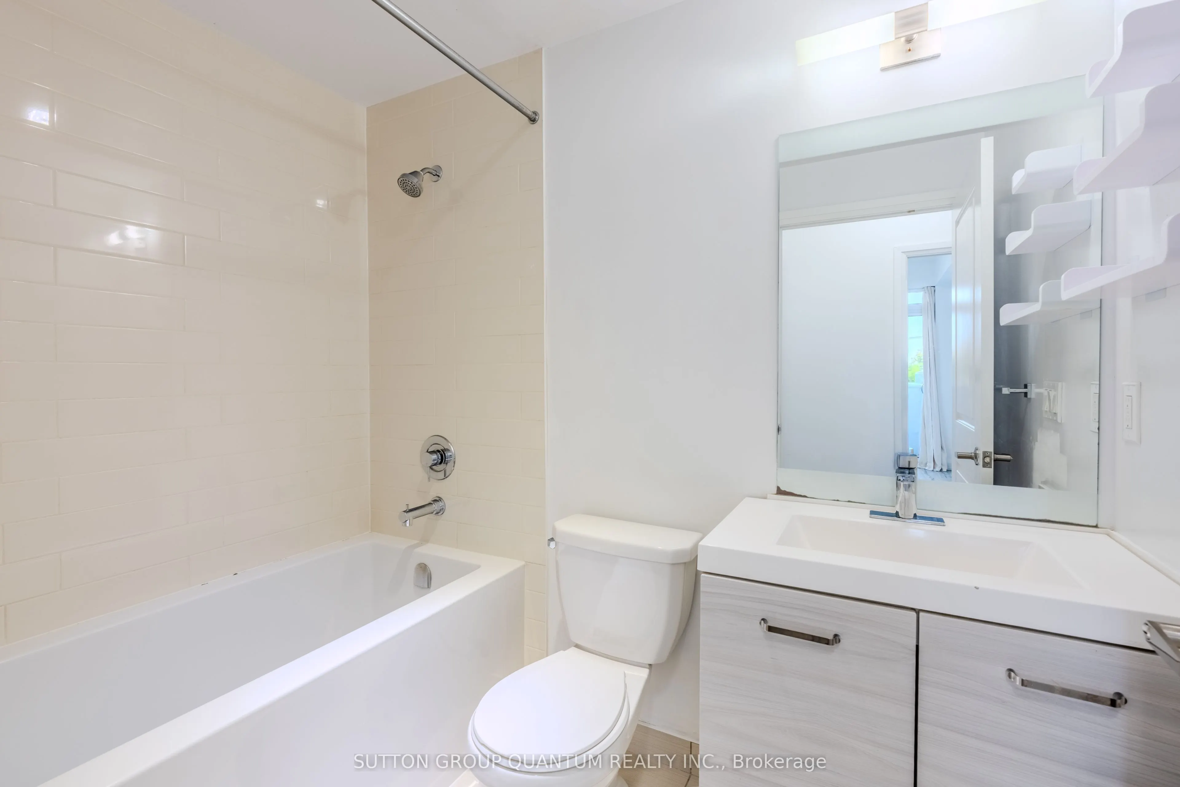 65 Speers Road, #202