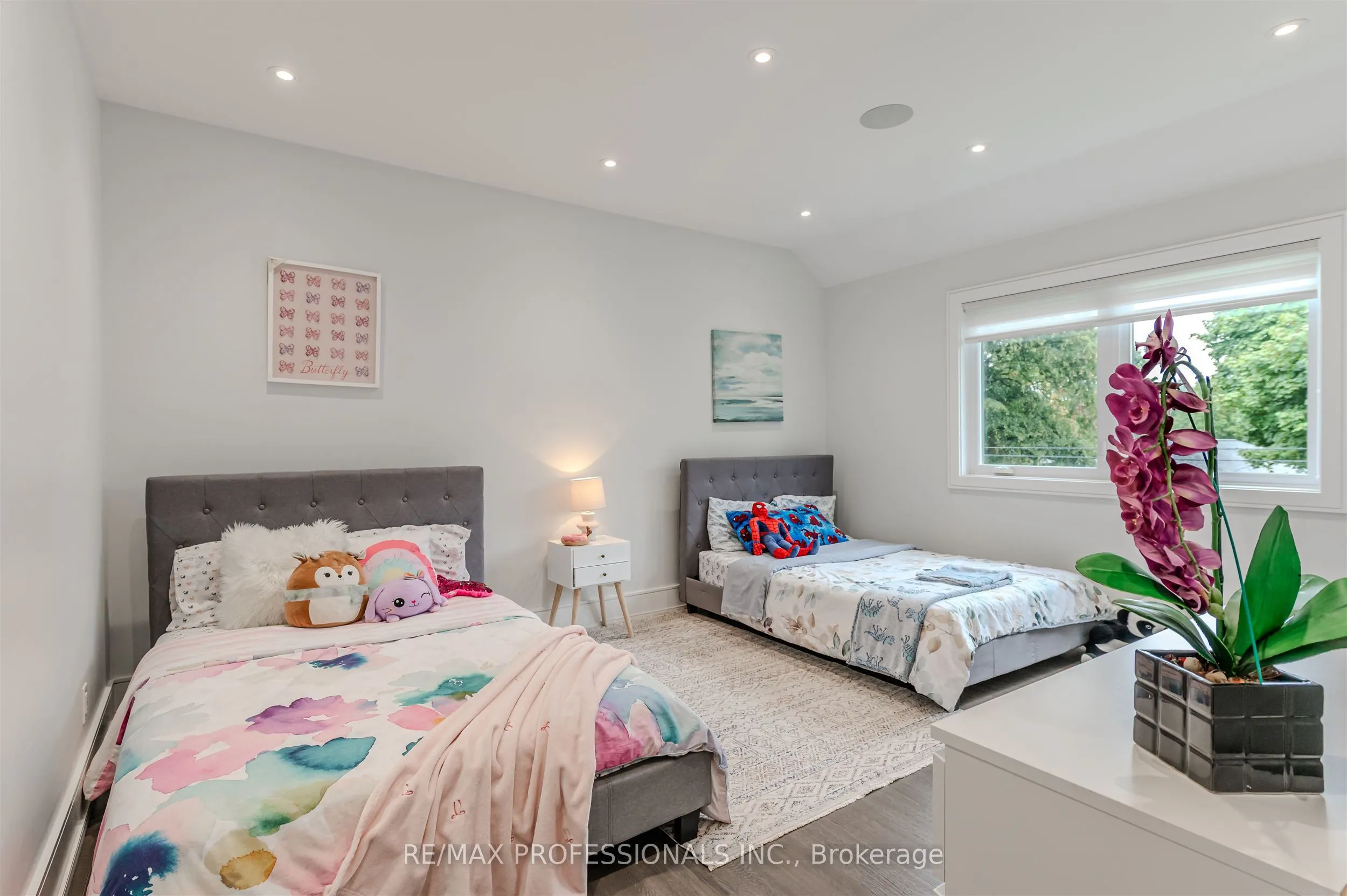 4 Dunrobin Drive