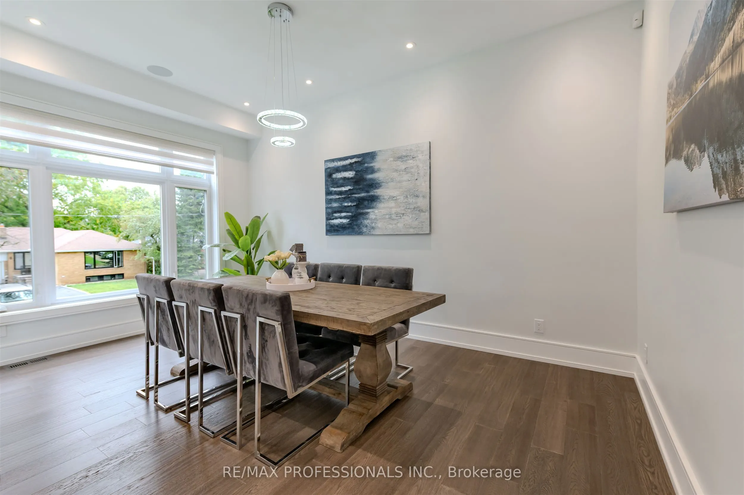 4 Dunrobin Drive
