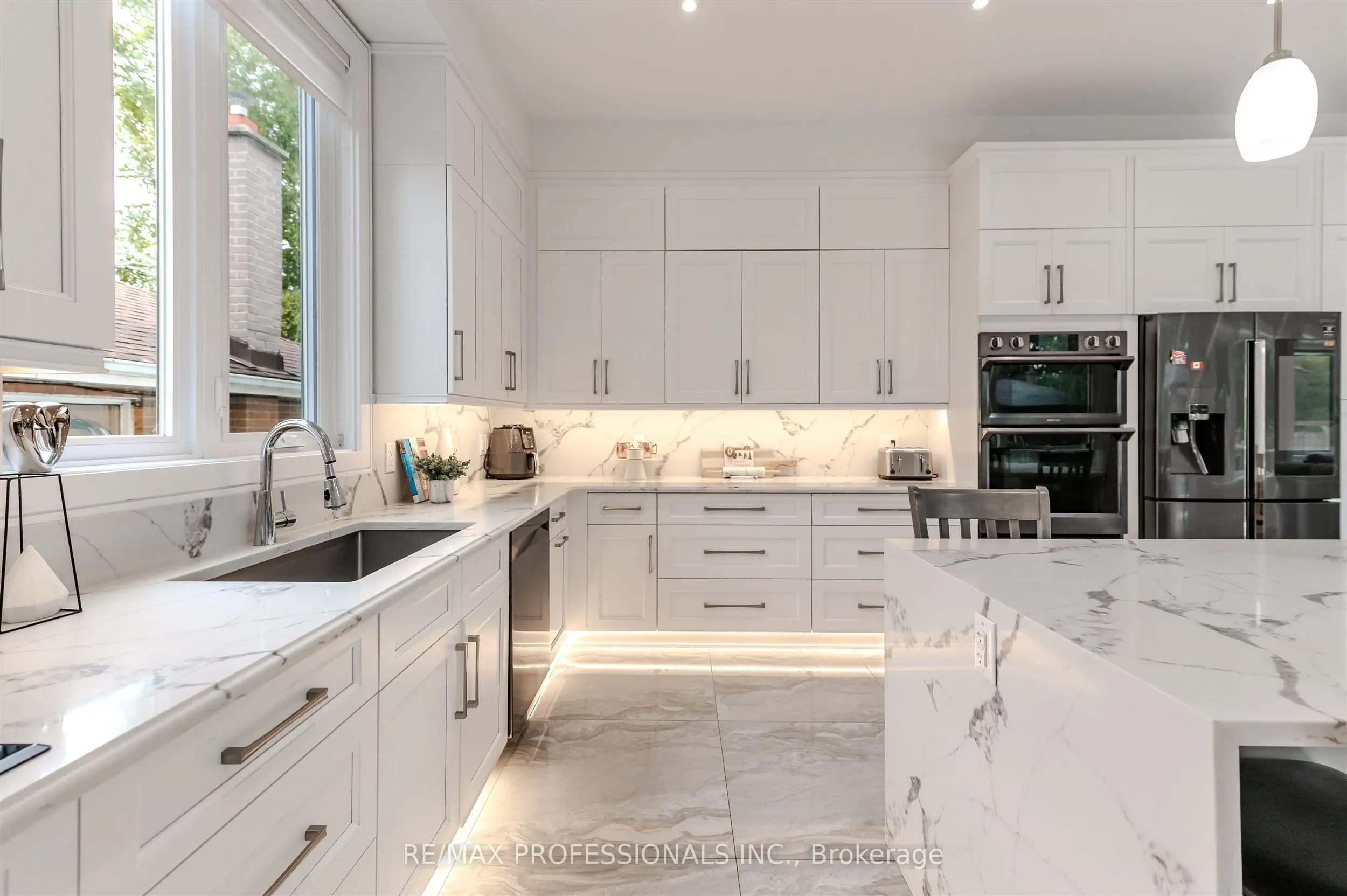 4 Dunrobin Drive