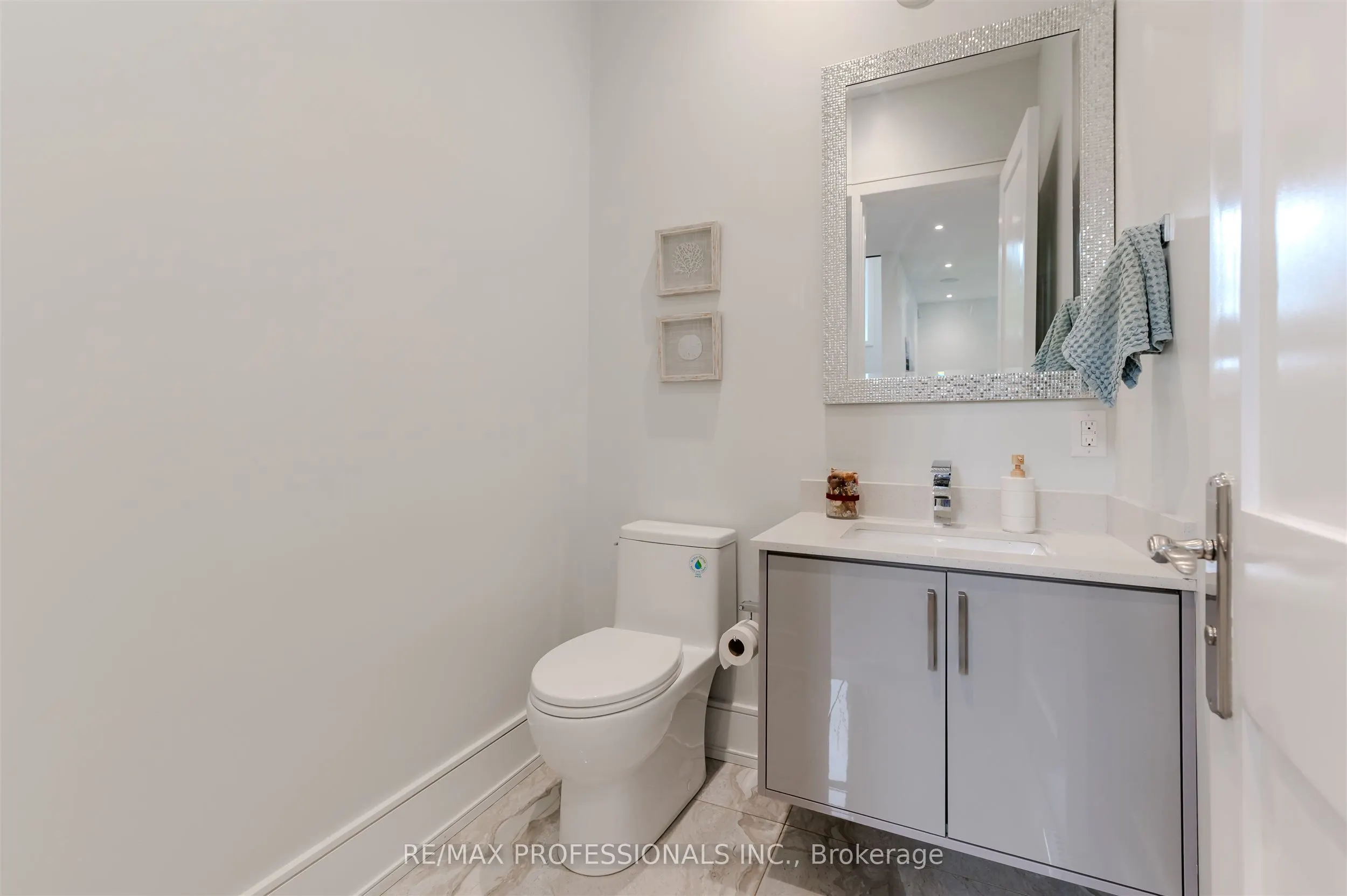 4 Dunrobin Drive