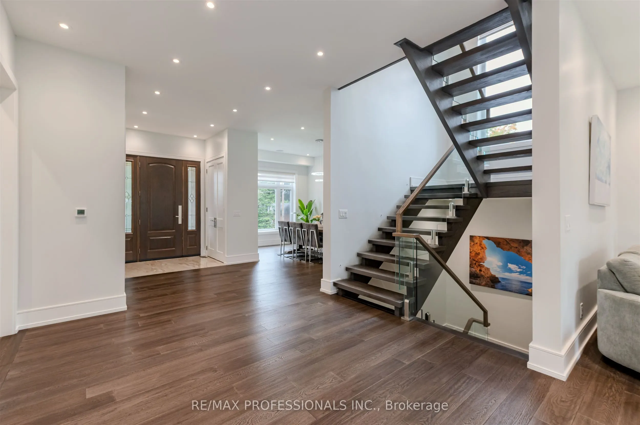 4 Dunrobin Drive