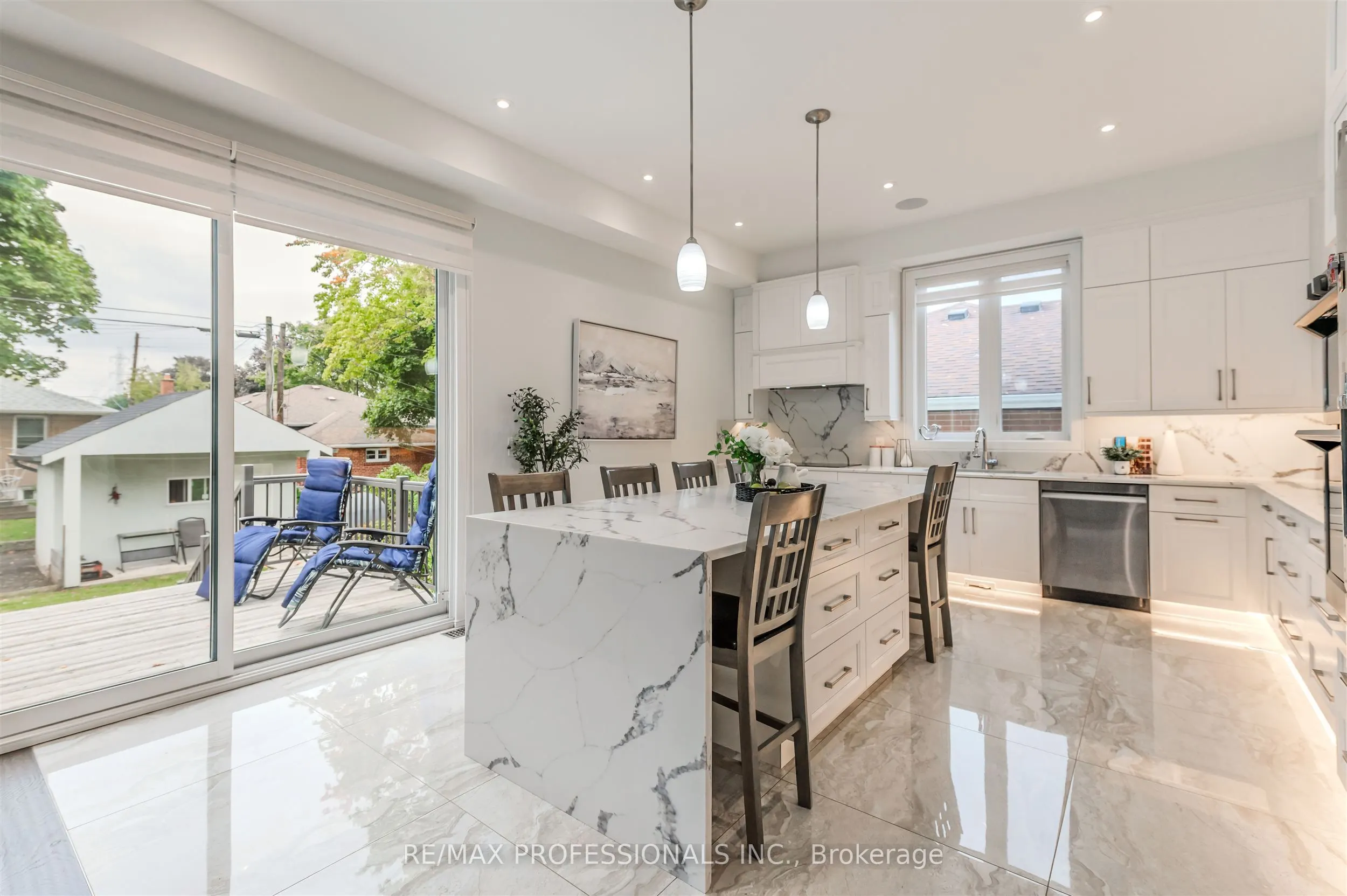 4 Dunrobin Drive
