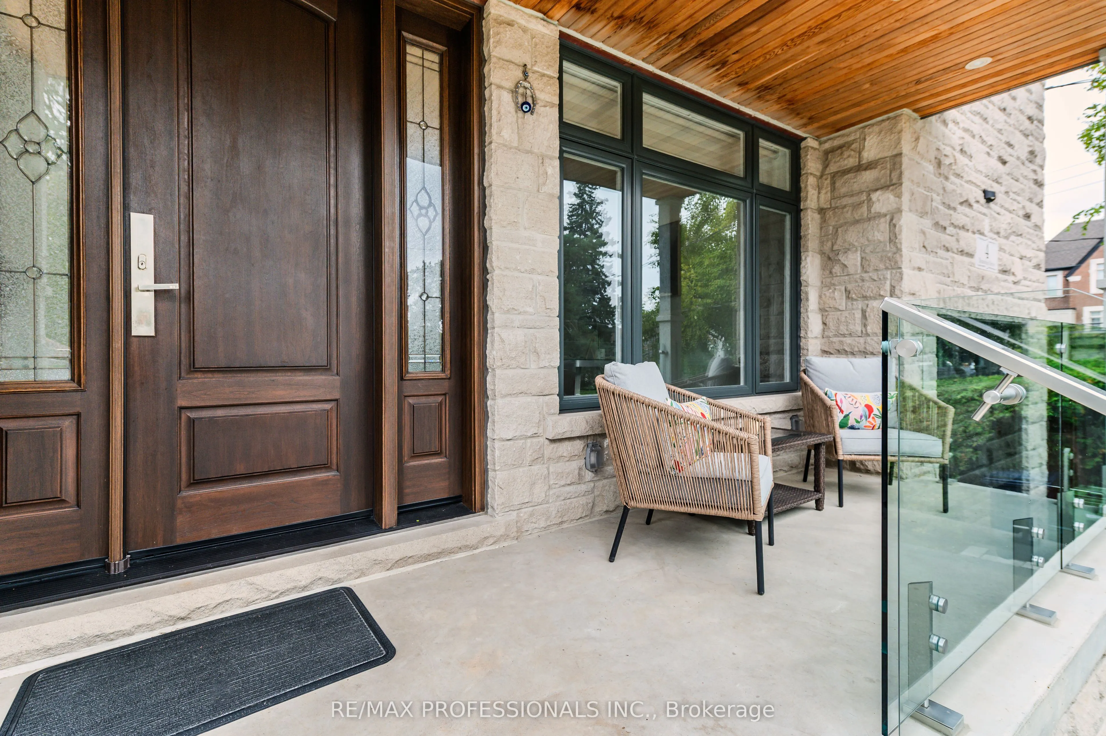 4 Dunrobin Drive