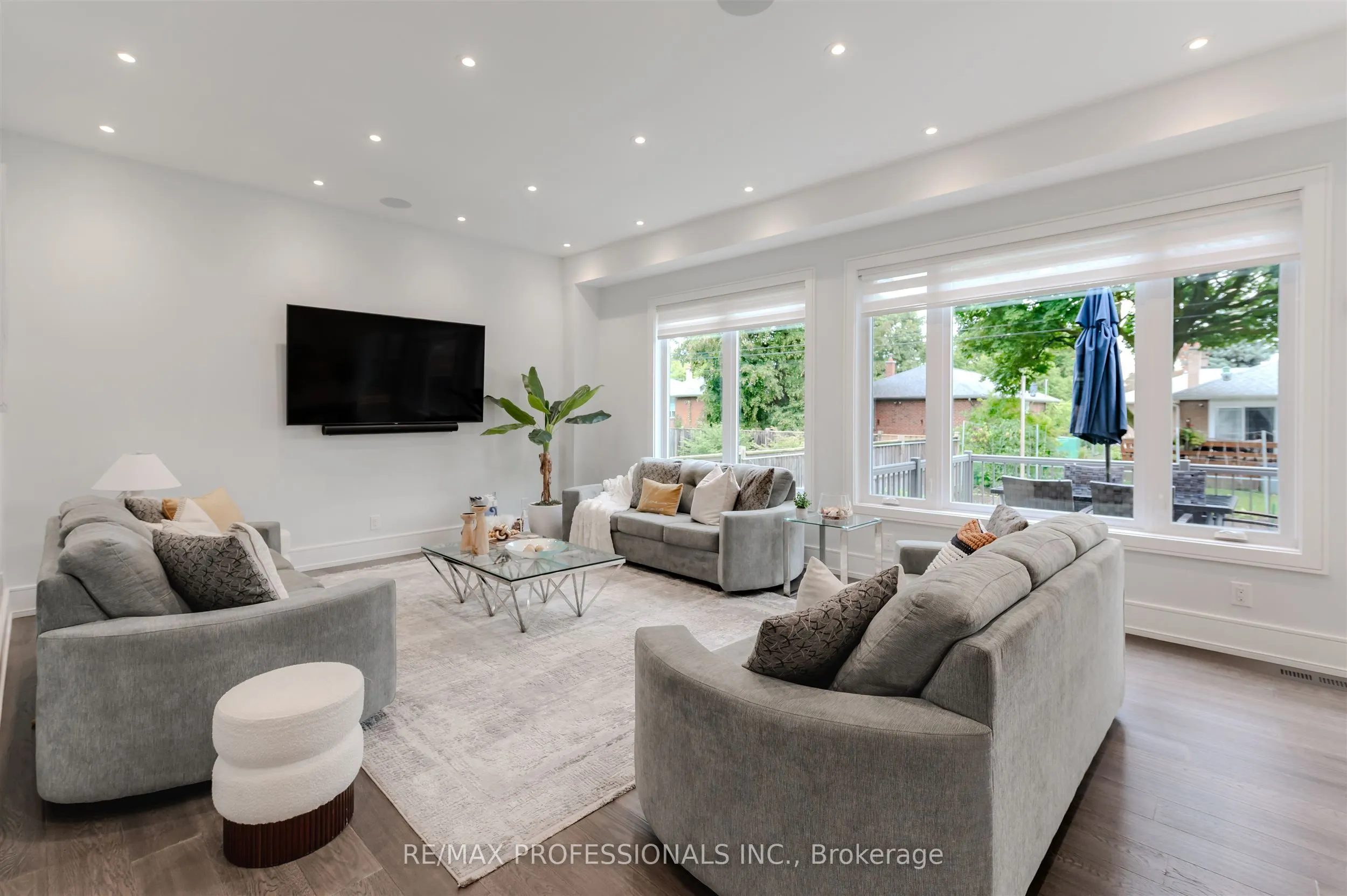 4 Dunrobin Drive