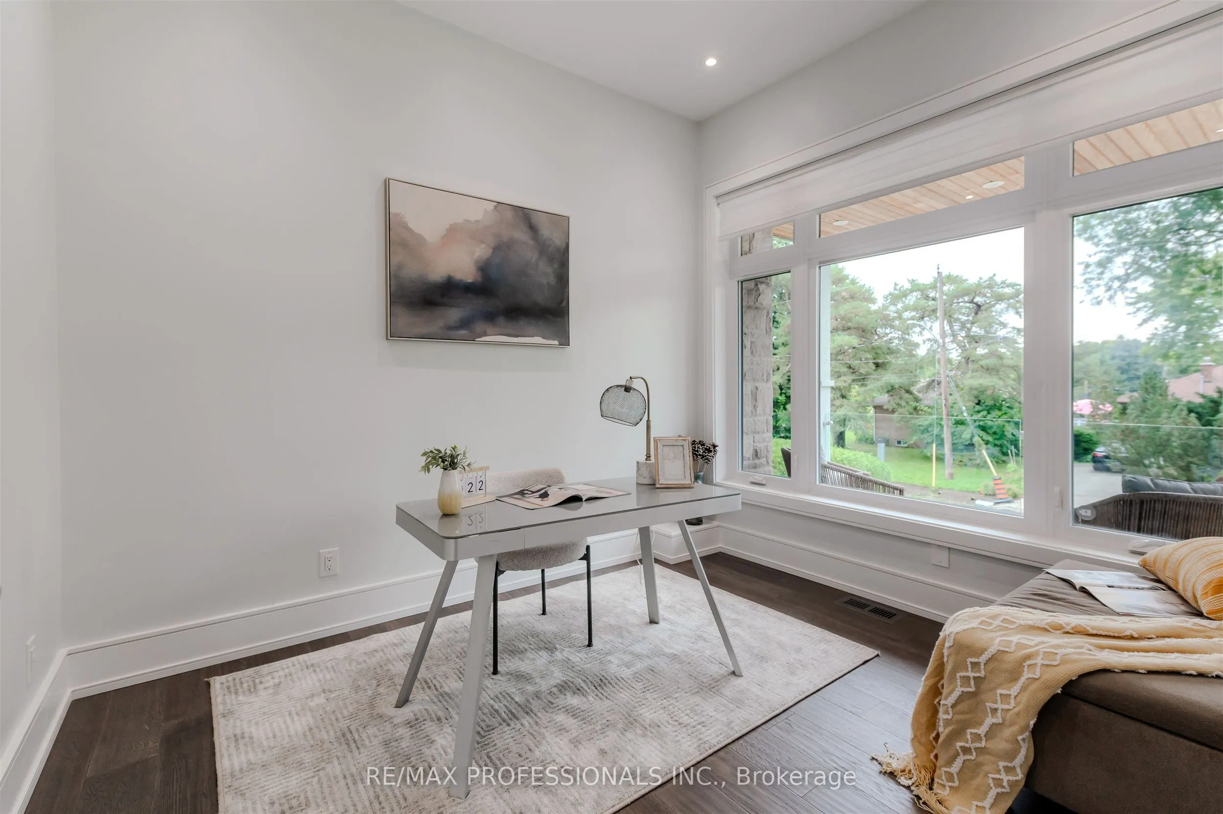 4 Dunrobin Drive