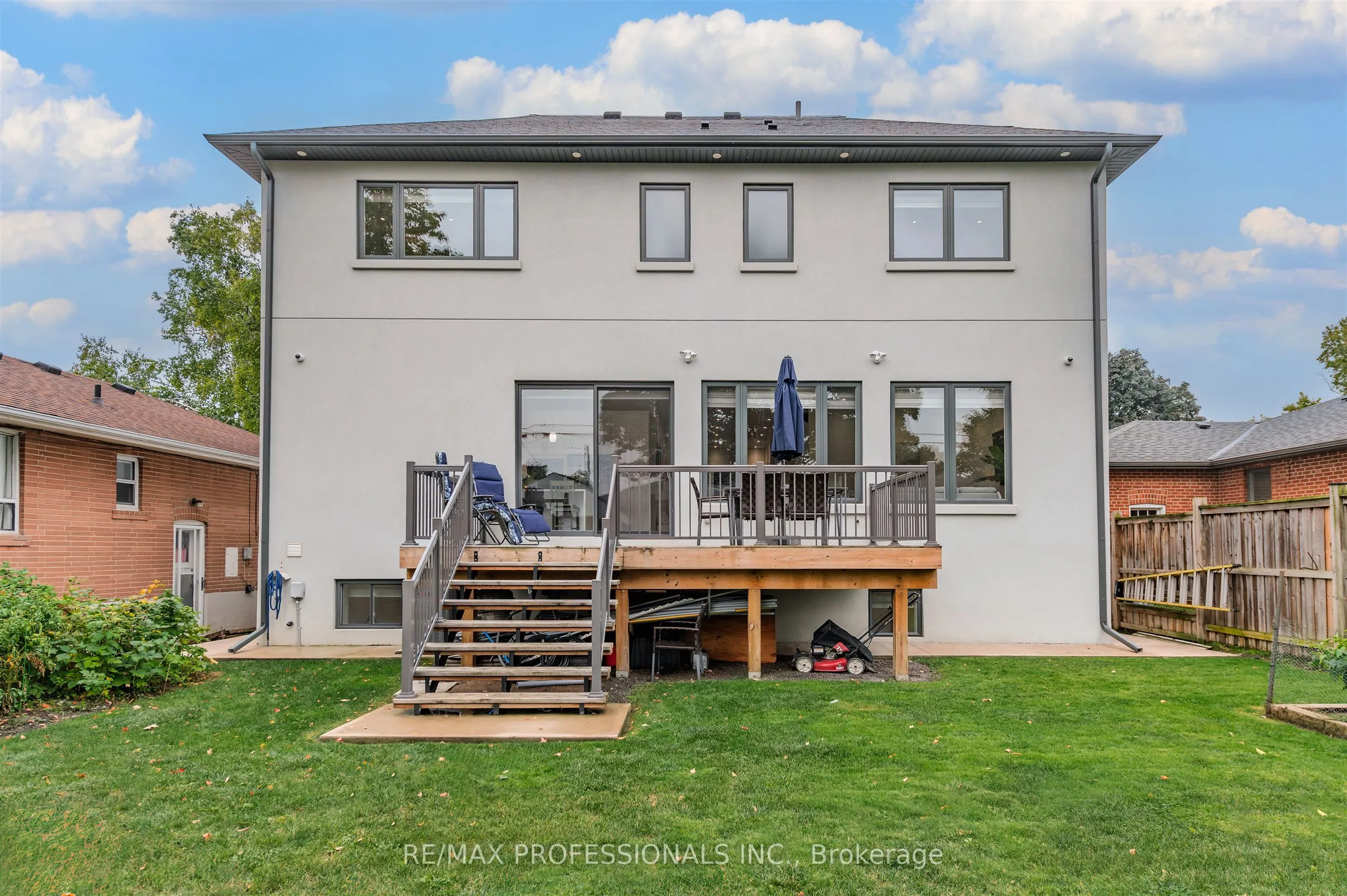4 Dunrobin Drive