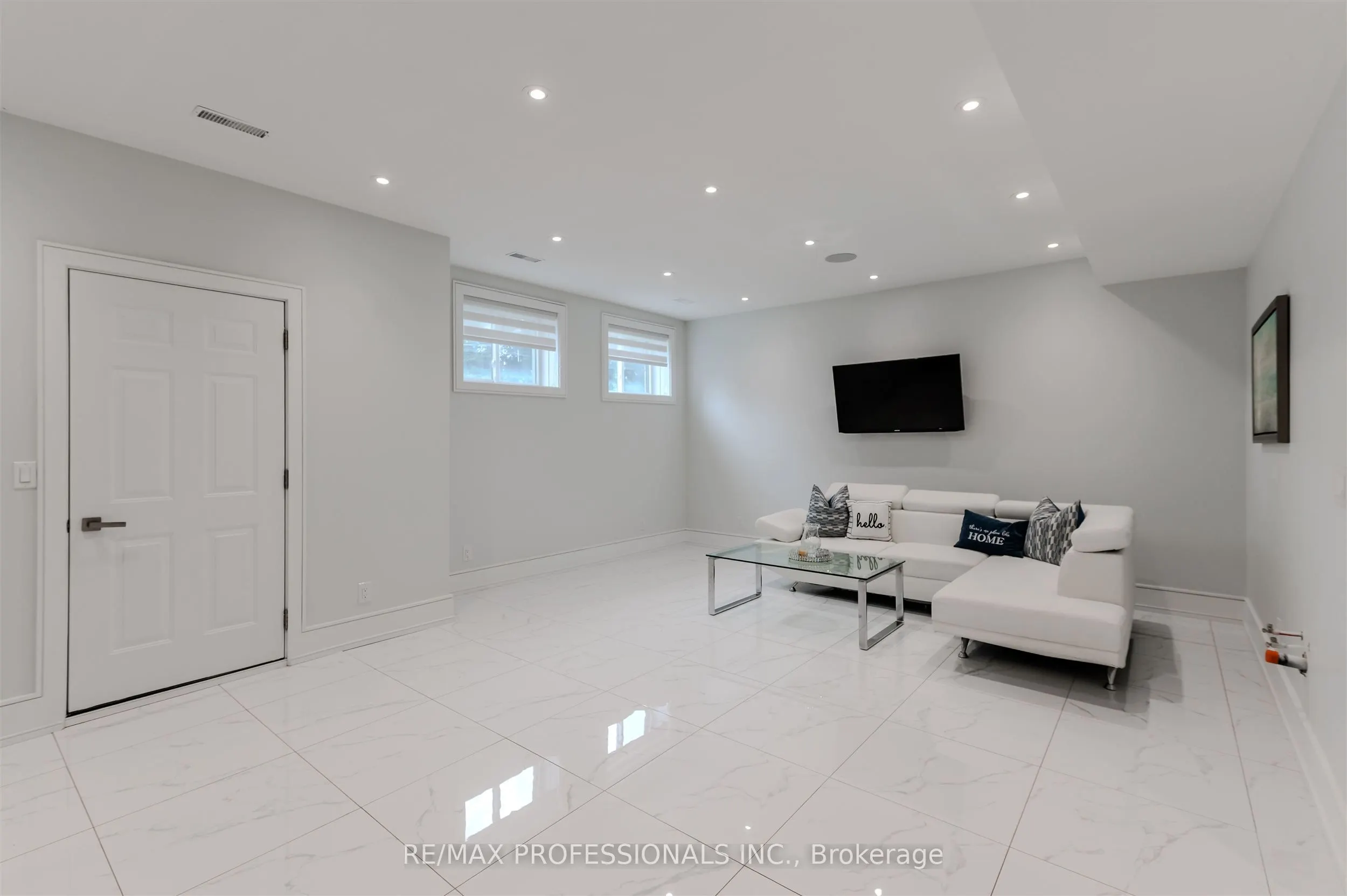 4 Dunrobin Drive