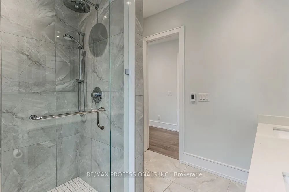 4 Dunrobin Drive