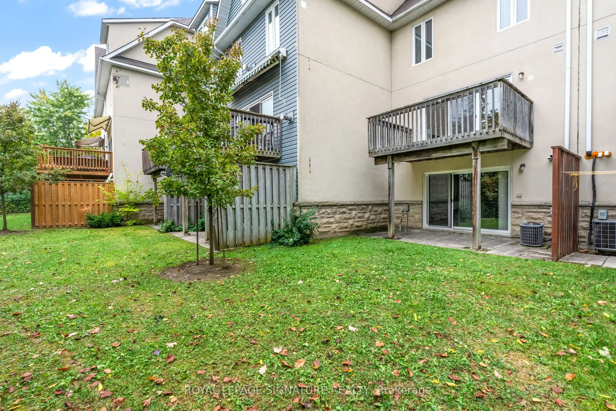 800 Dundas Street W, #25