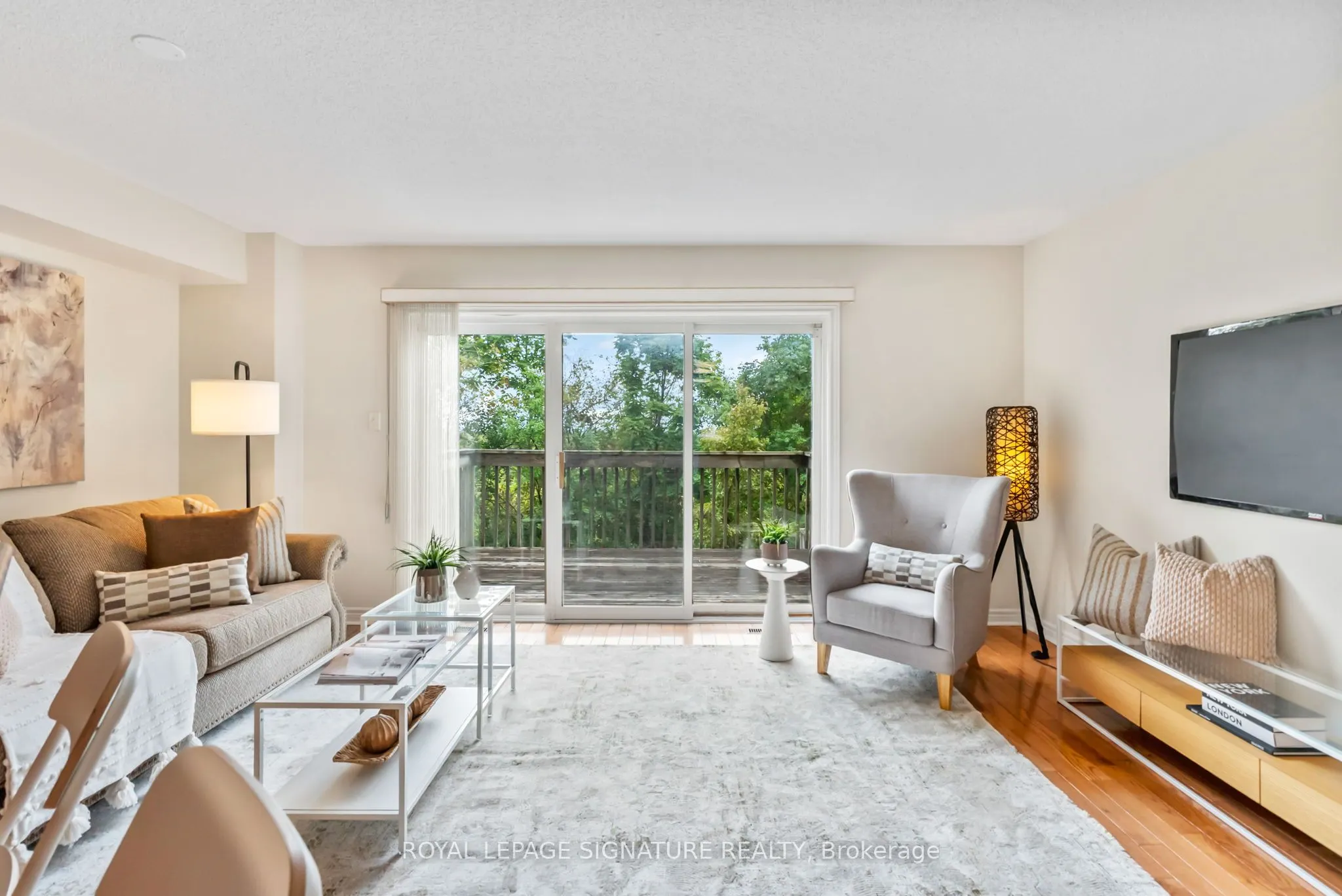 800 Dundas Street W, #25