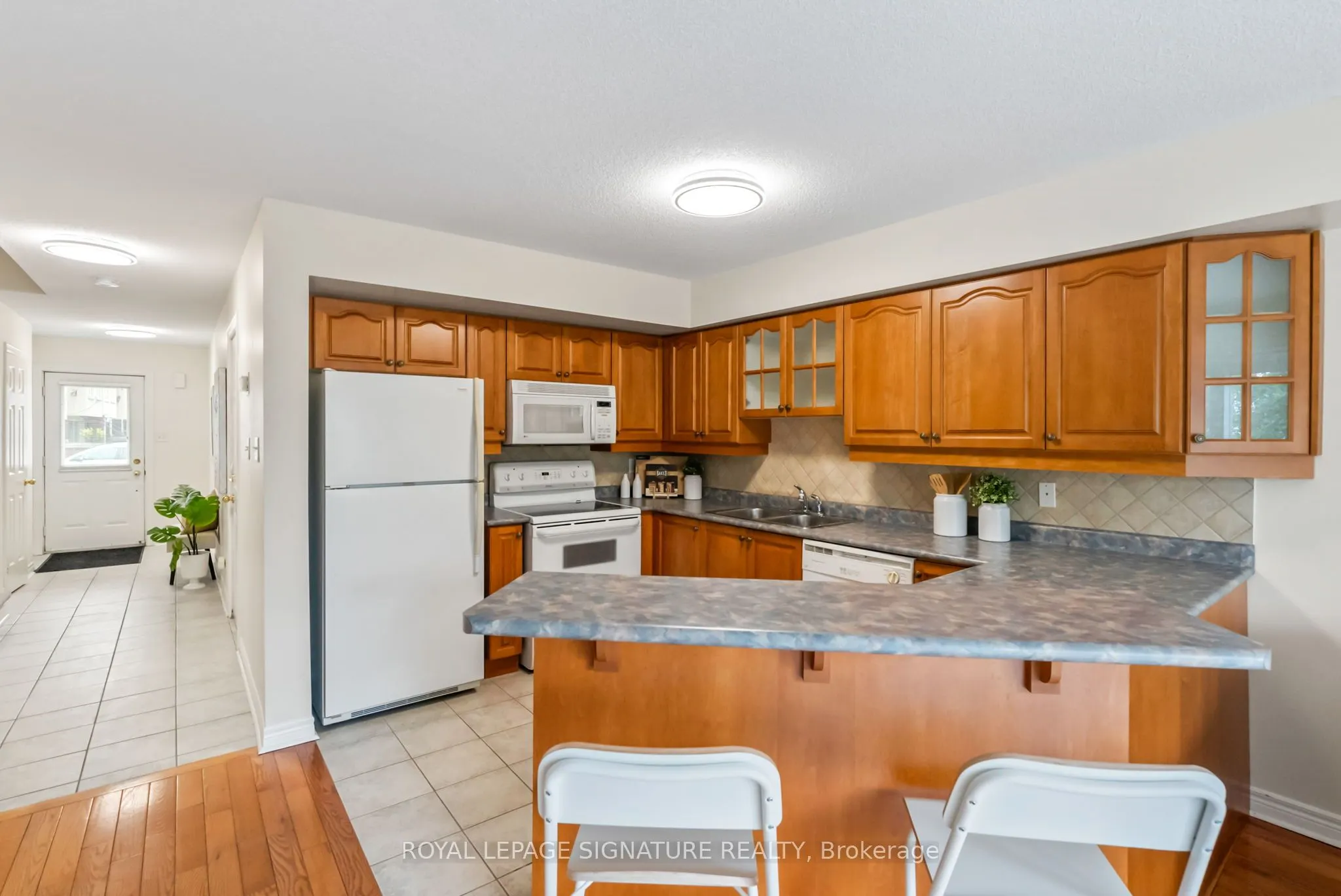 800 Dundas Street W, #25