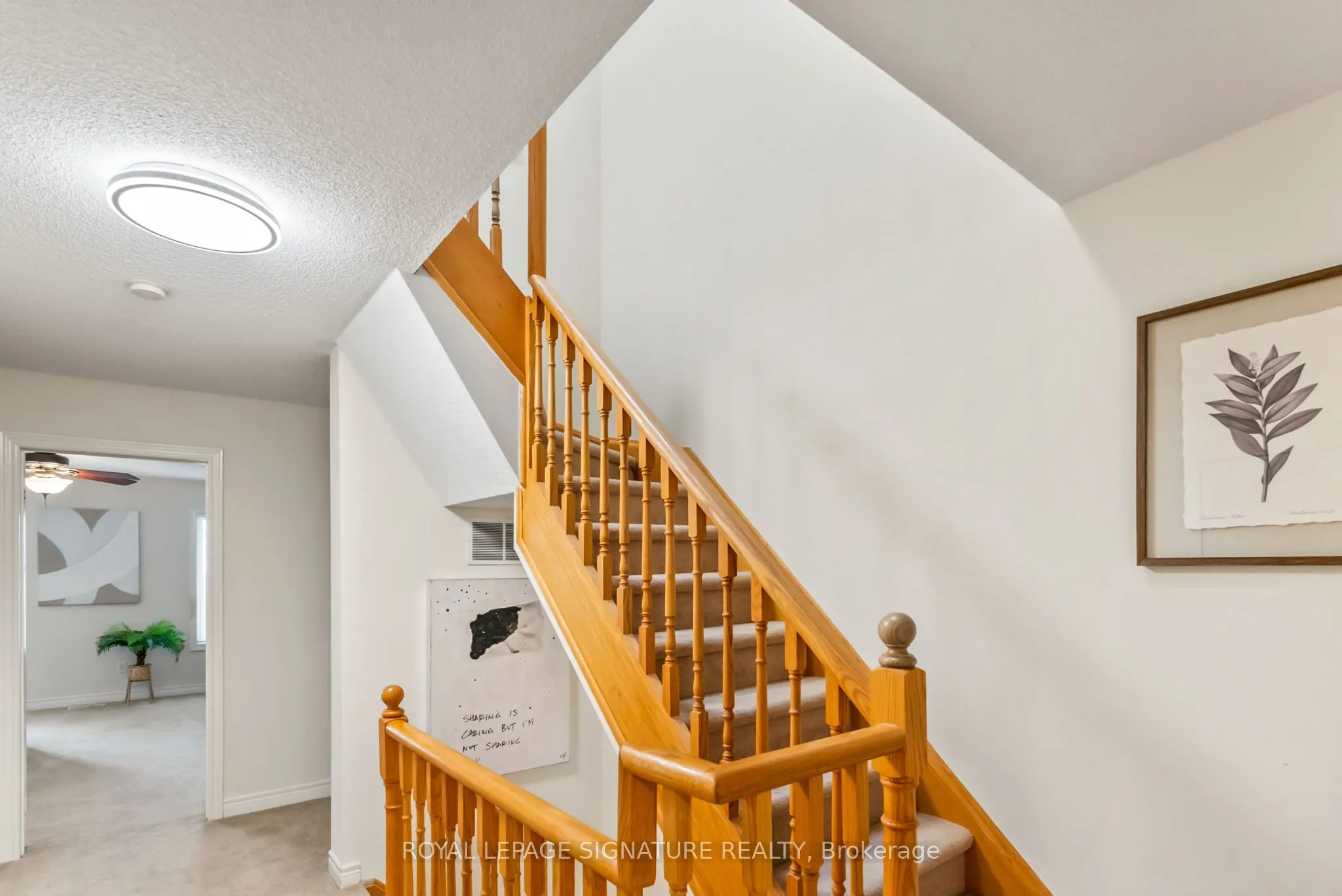 800 Dundas Street W, #25