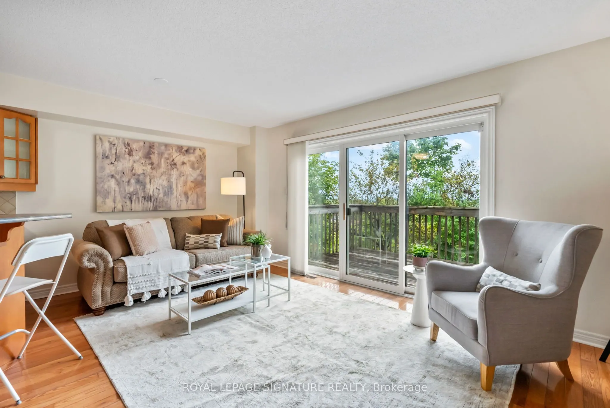 800 Dundas Street W, #25