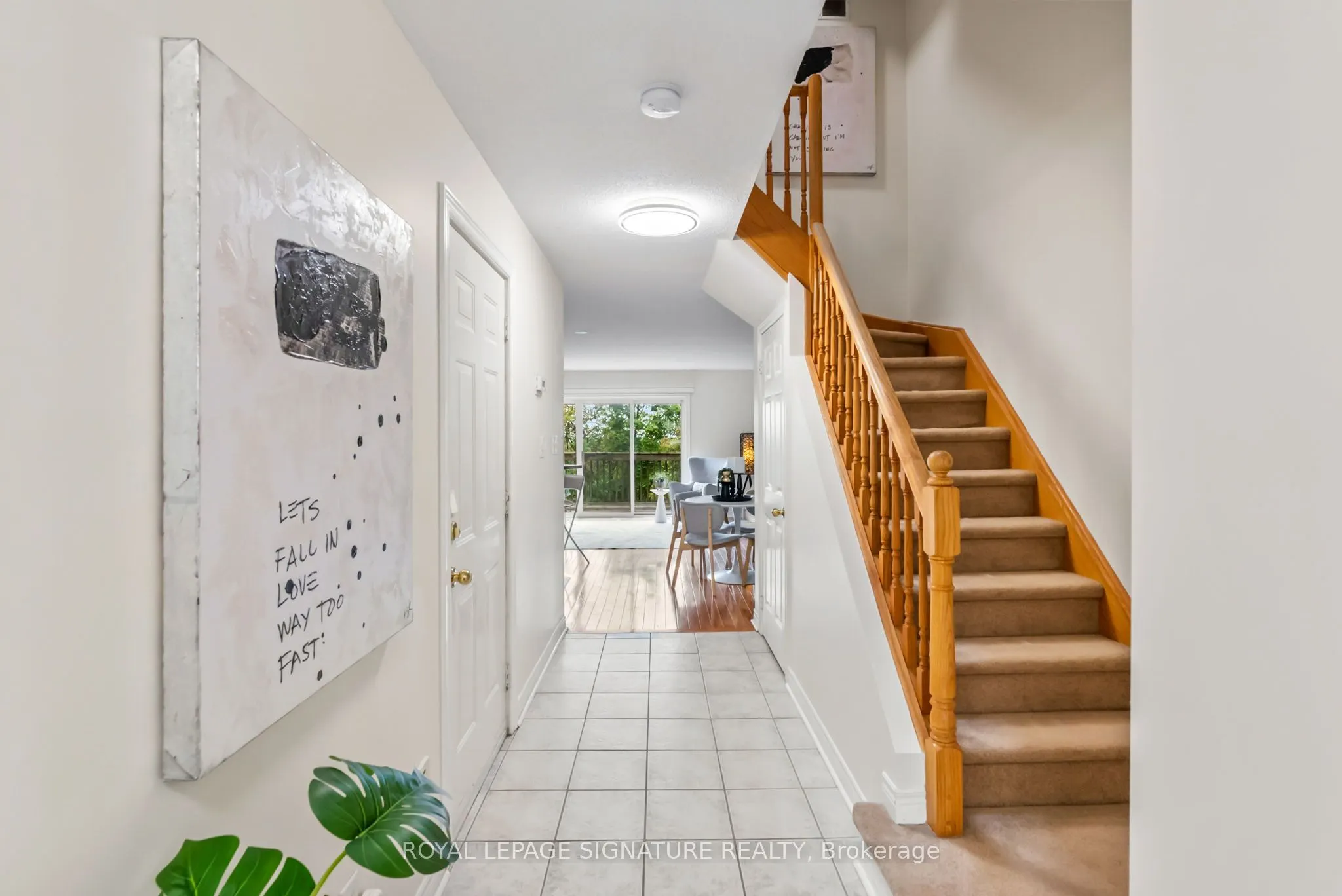 800 Dundas Street W, #25
