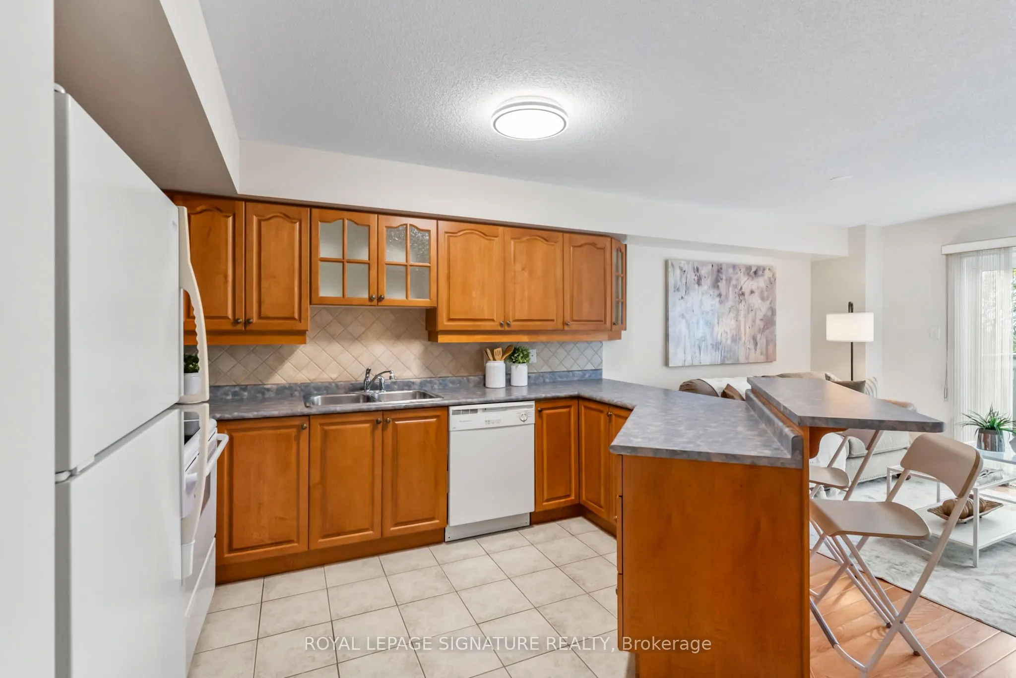 800 Dundas Street W, #25