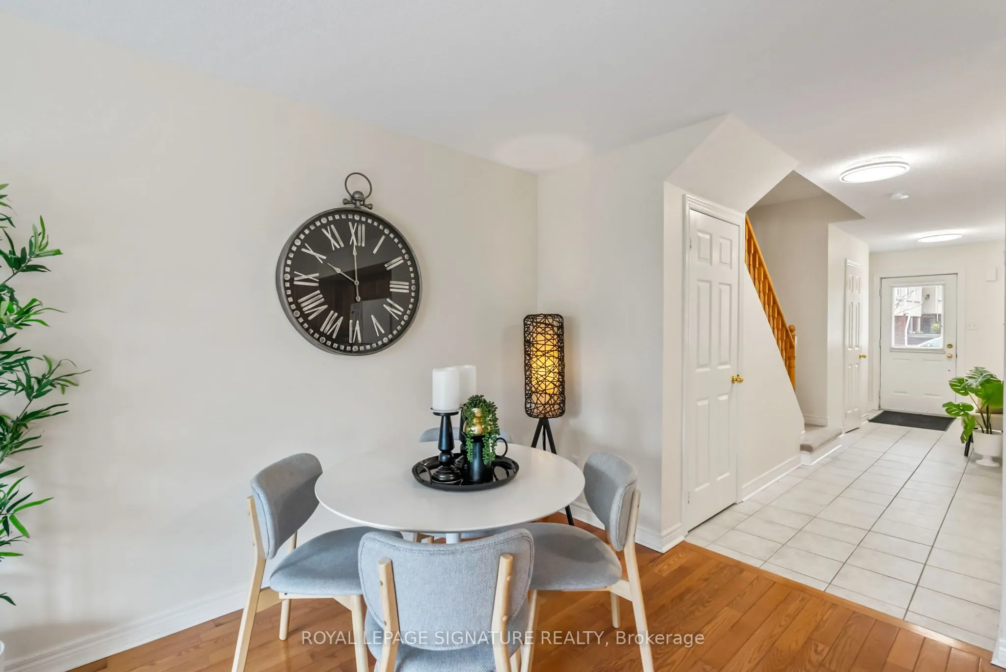 800 Dundas Street W, #25