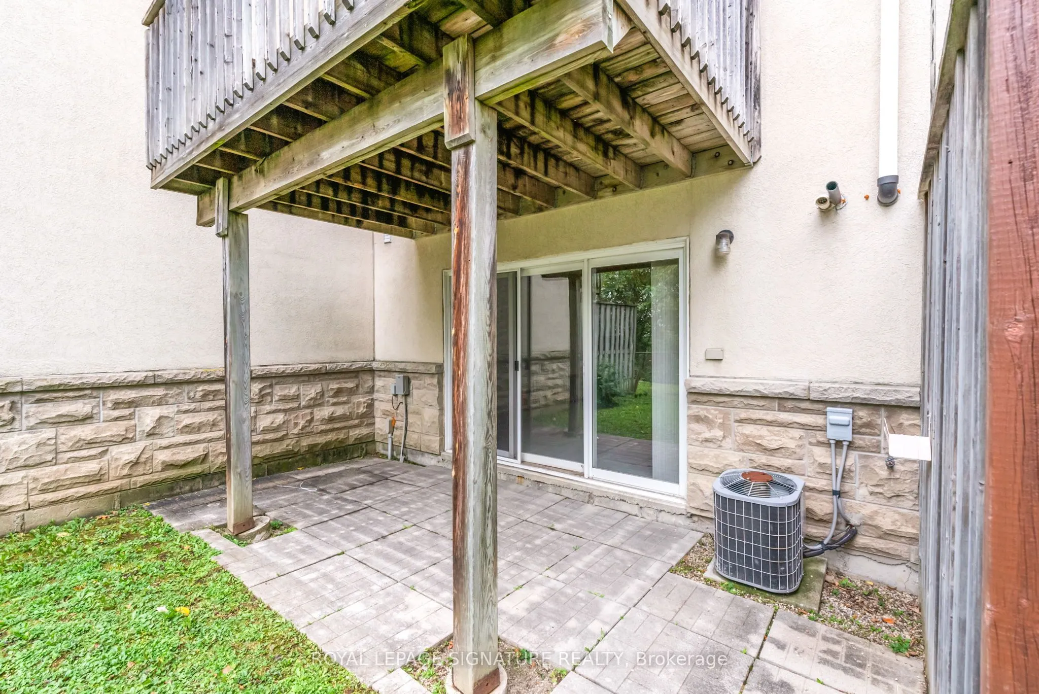 800 Dundas Street W, #25