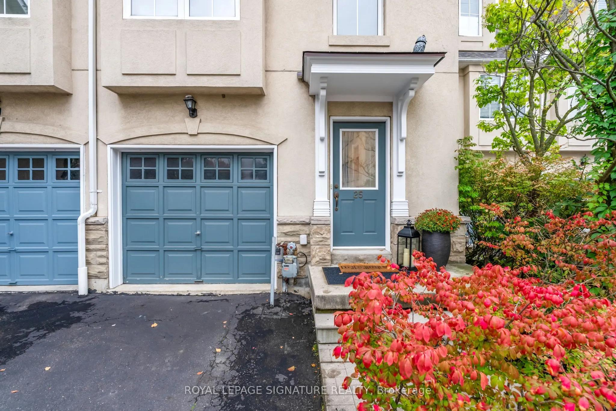 800 Dundas Street W, #25