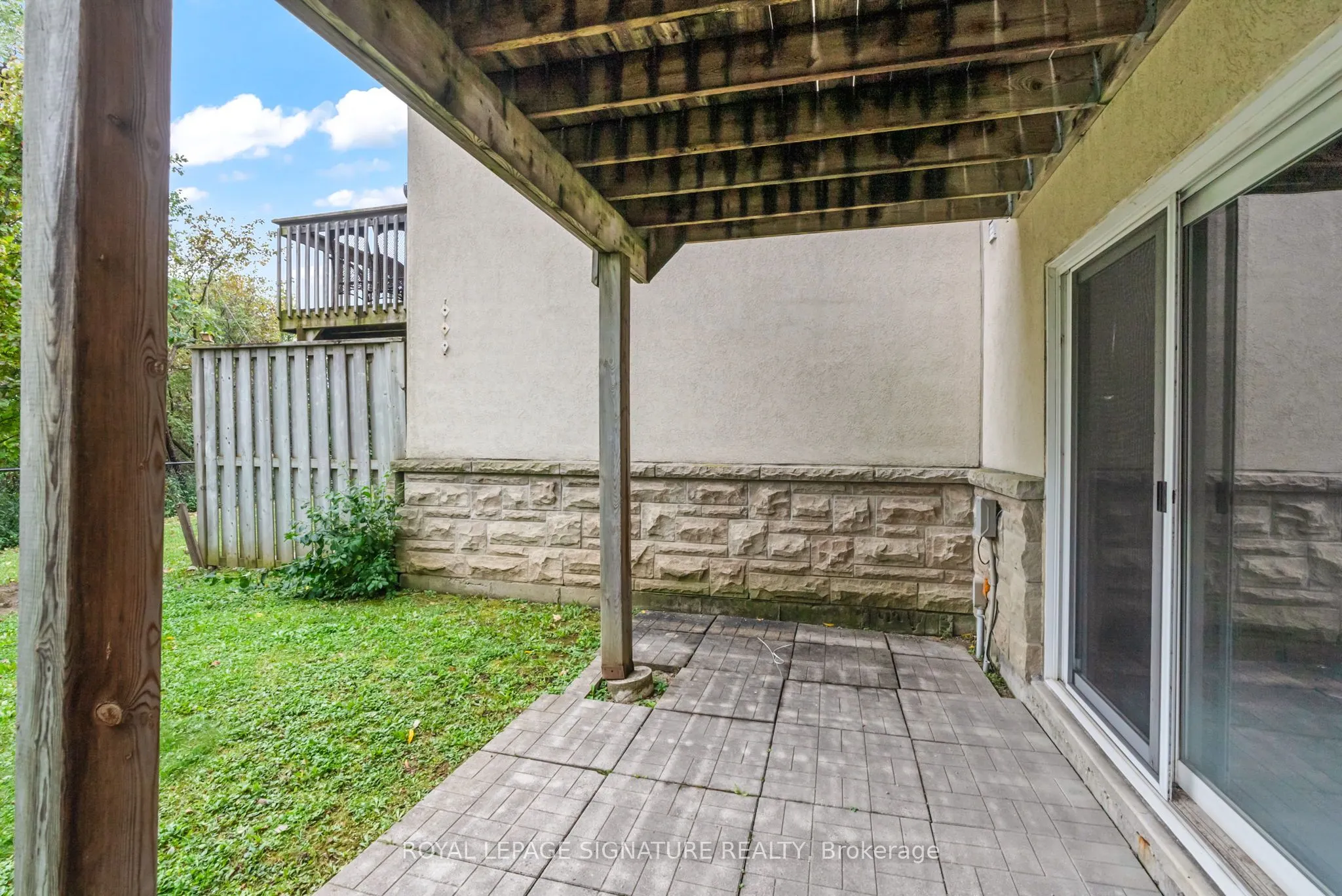 800 Dundas Street W, #25