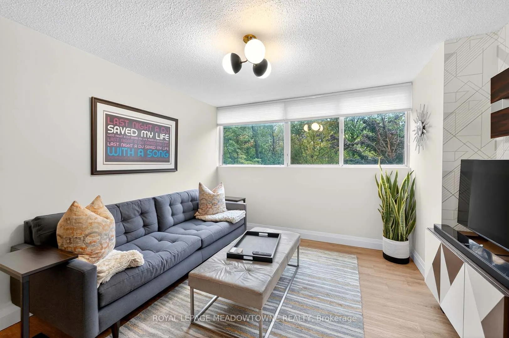 3695 Kaneff Crescent, #102