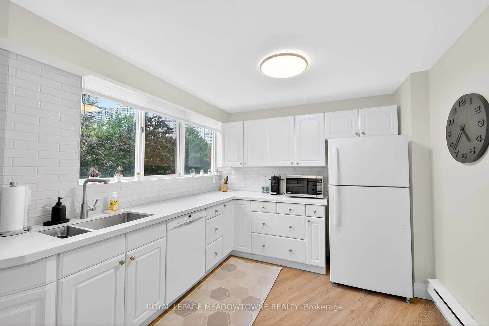 3695 Kaneff Crescent, #102