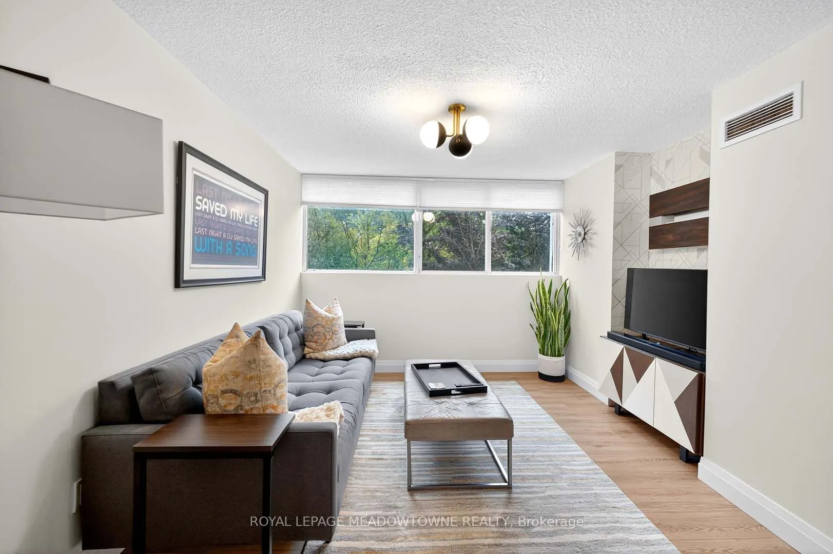 3695 Kaneff Crescent, #102
