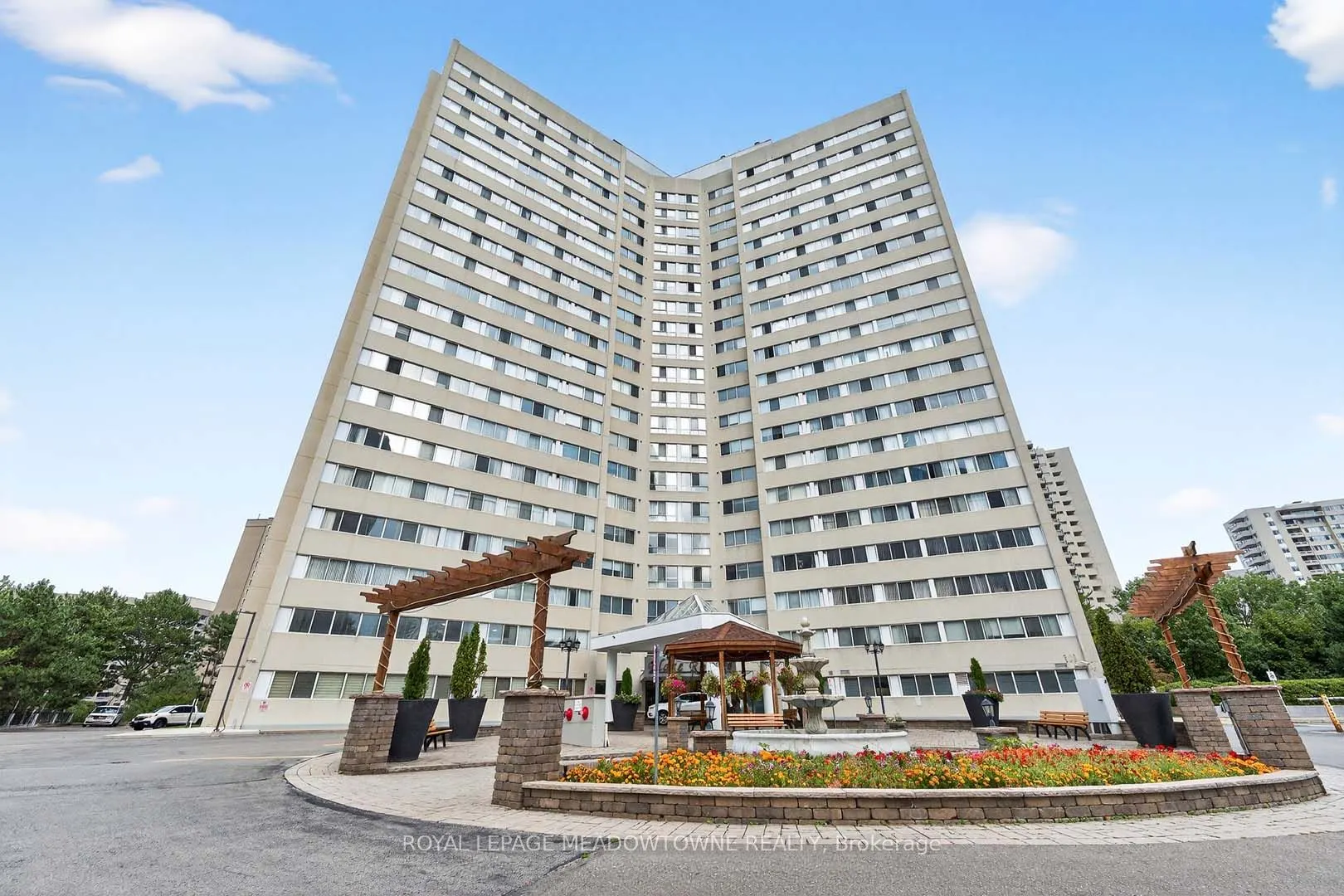 3695 Kaneff Crescent, #102